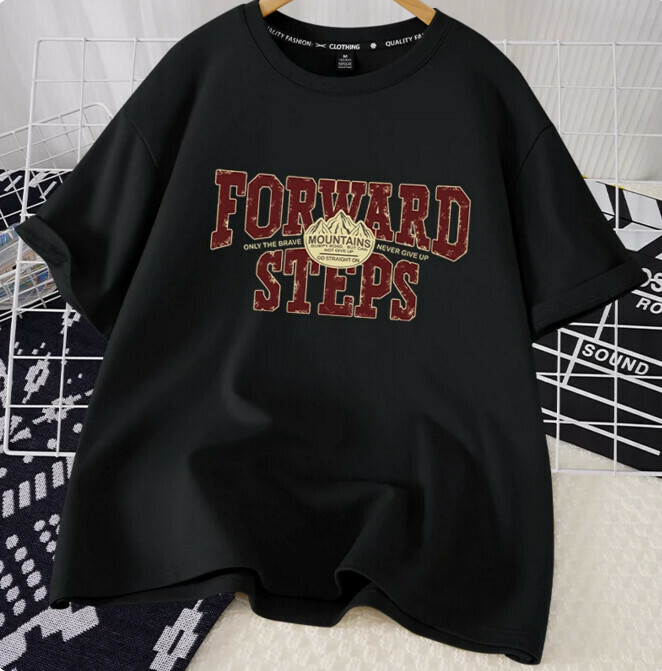 Casual loose short-sleeved T-shirt (black step forward S-2XL) (contact customer service to confirm the shipping size after placing an order)】