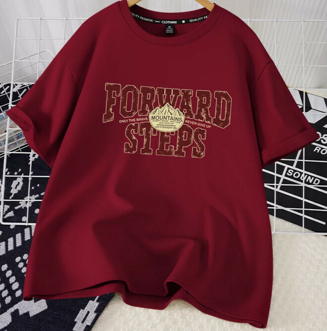 Casual loose short-sleeved T-shirt (burgundy Footsteps S-2XL) (contact customer service to confirm the shipping size after placing an order)】