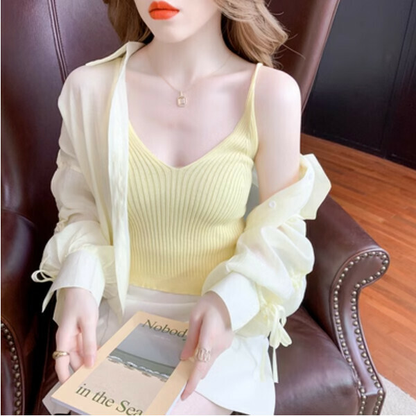 Knitted camisole (yellow suspender) (one size)】