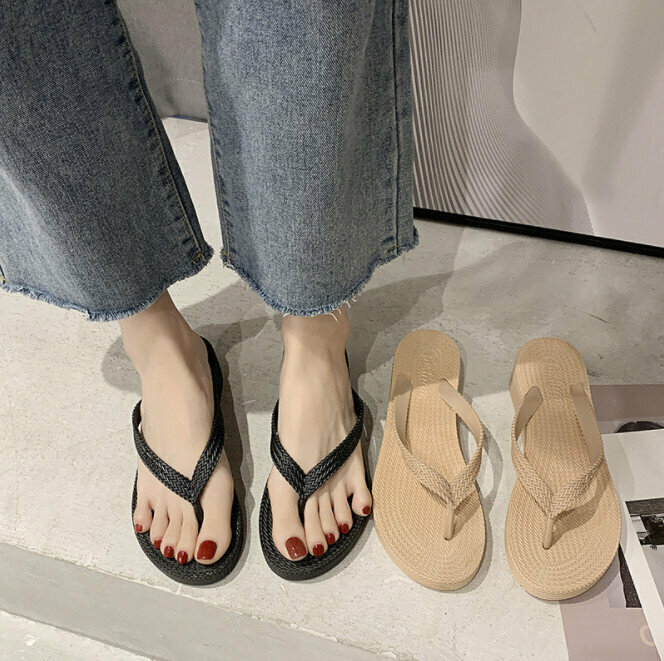 Slippers (Colour & Sq. Footage Confirmation) (Size 35 to 36)