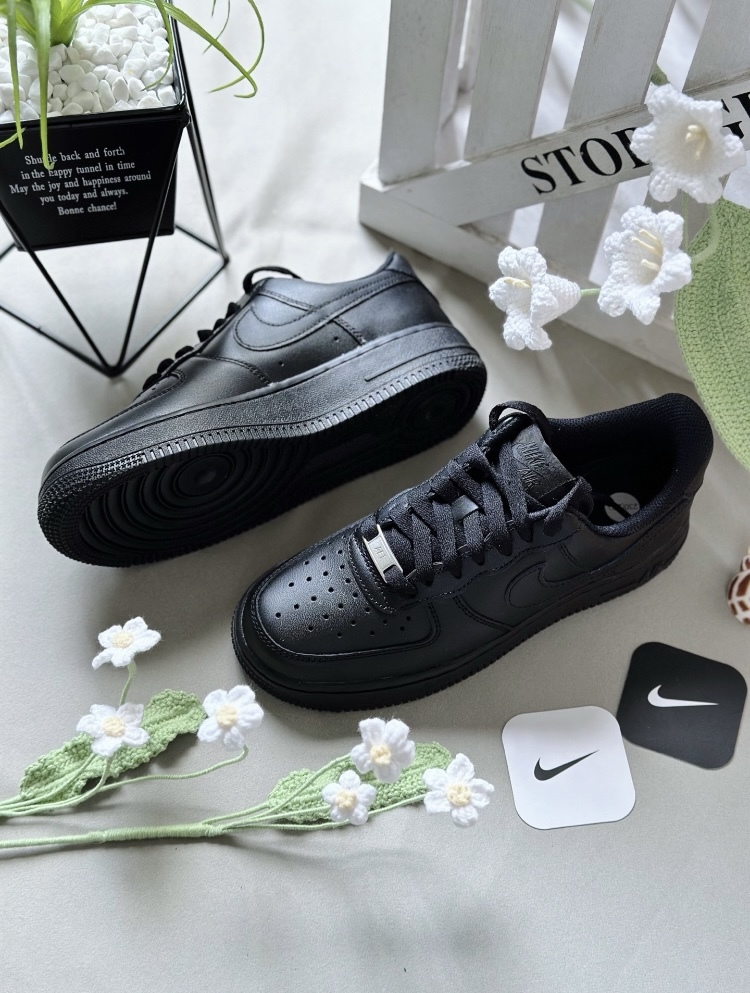Nike Air Force 1 經典全黑 黑魂 女款 DD8959-001