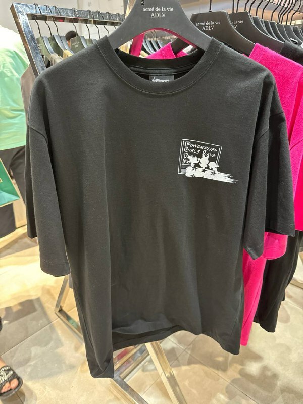 [S] ADLV POWERPUFF GIRLS SAVE THE DAY LOGO T-SHIRT,BLACK [PO DELIVERY TIME 6-8WEEKS], ADLV24SS-SSSVPG-BLK1 (SAV315)