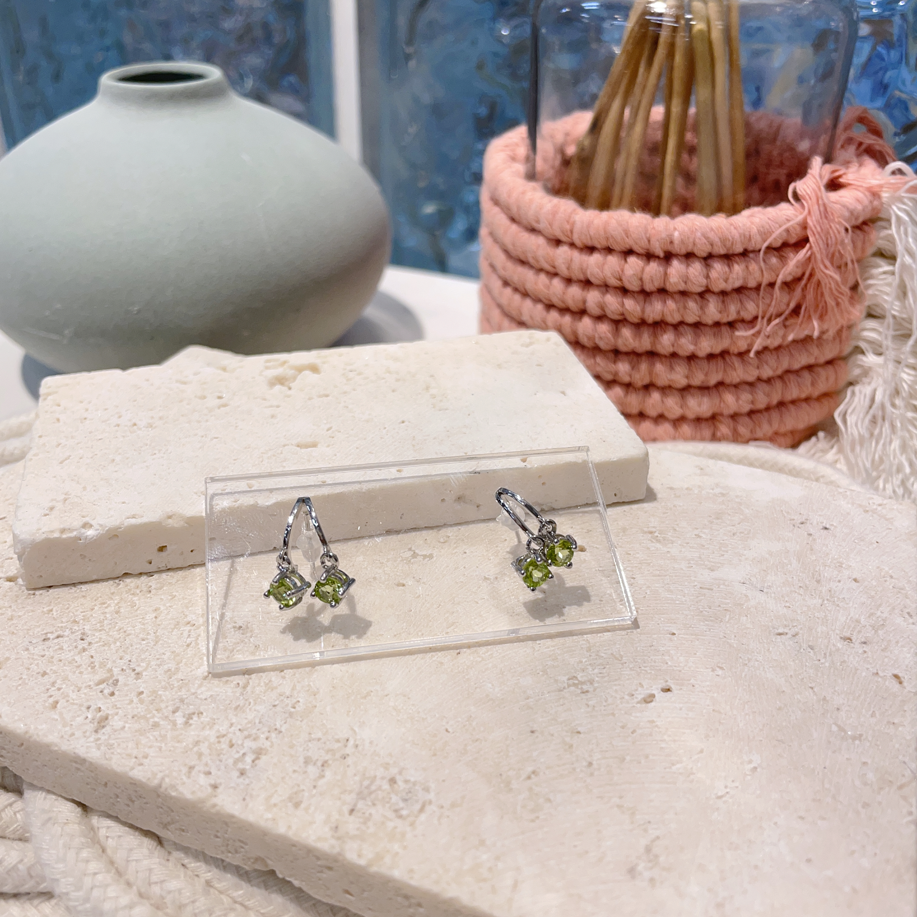 雙粒綠水晶C型耳環