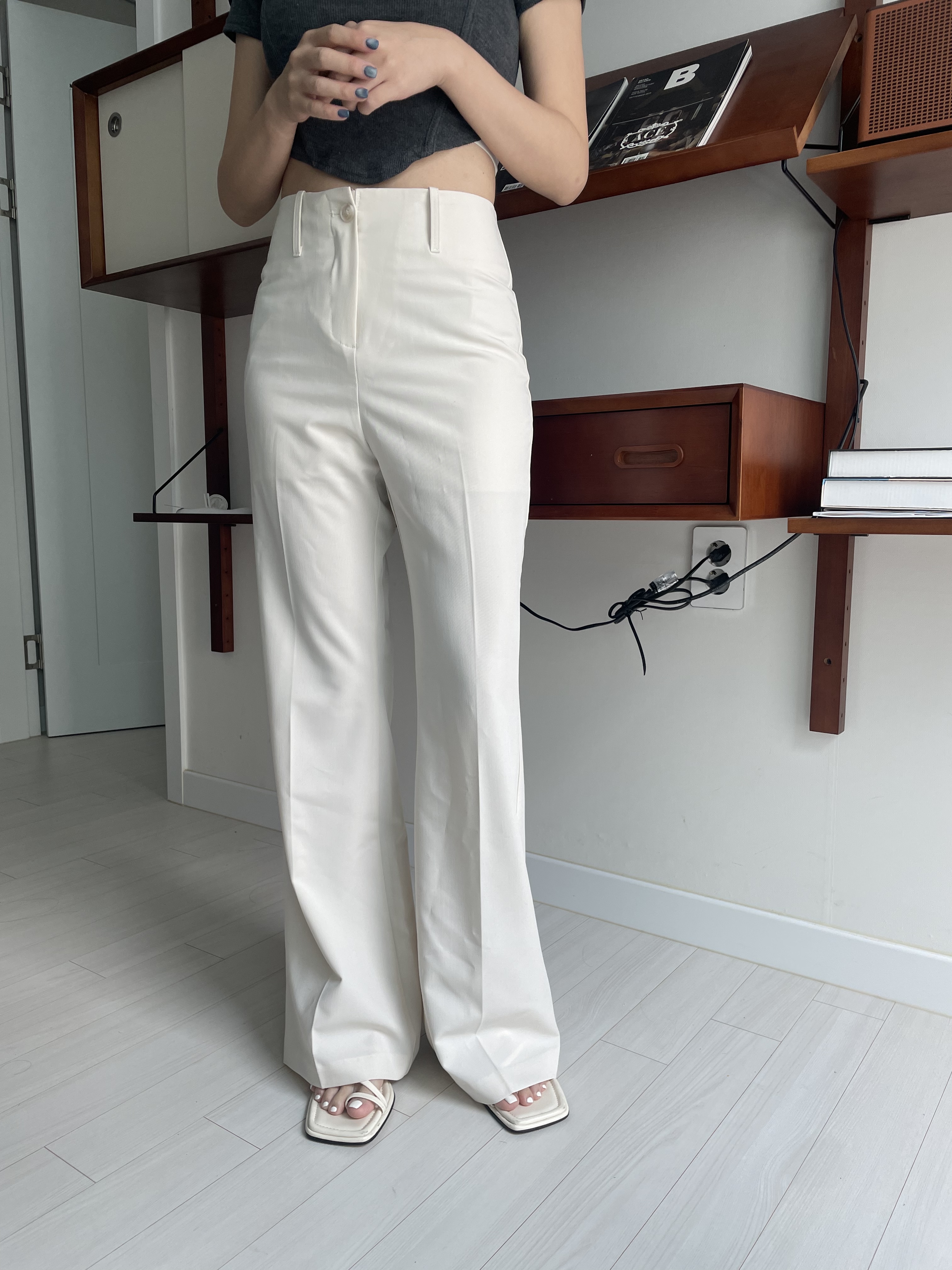 (現貨) 舒適薄身垂感小喇叭西褲 P0702 (杏S)