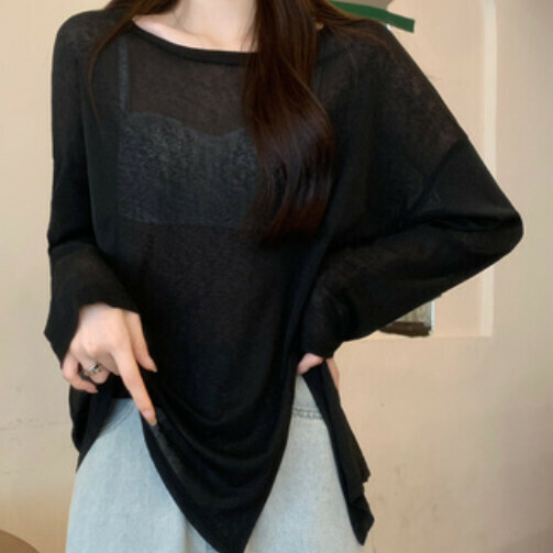 Slit sunscreen T-shirt (black one-size-fits-all)】