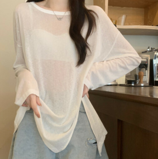 Slit sunscreen T-shirt (white one-size-fits-all)】
