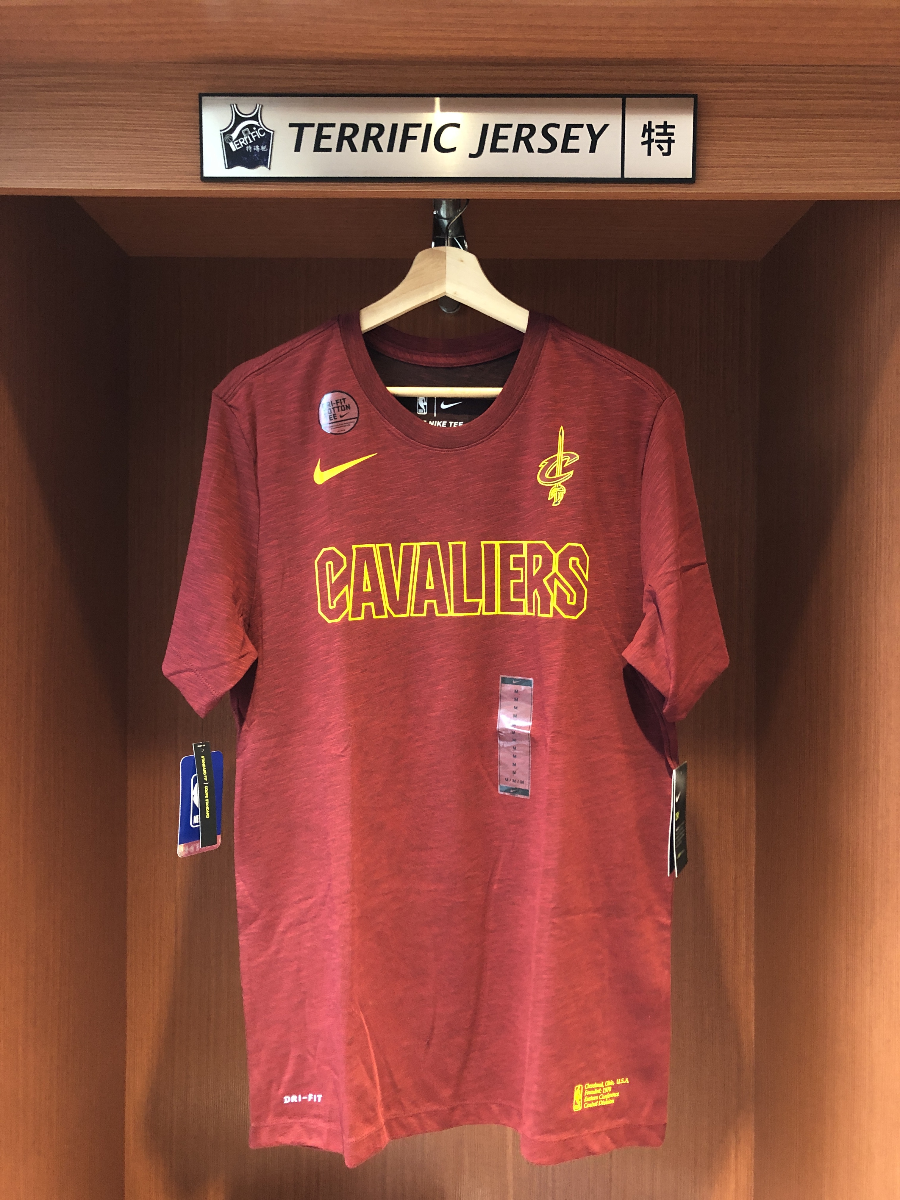 NBA短袖 Cleveland Cavaliers 克里夫蘭騎士 標語酒紅 Nike Tee 排汗熱身 全新