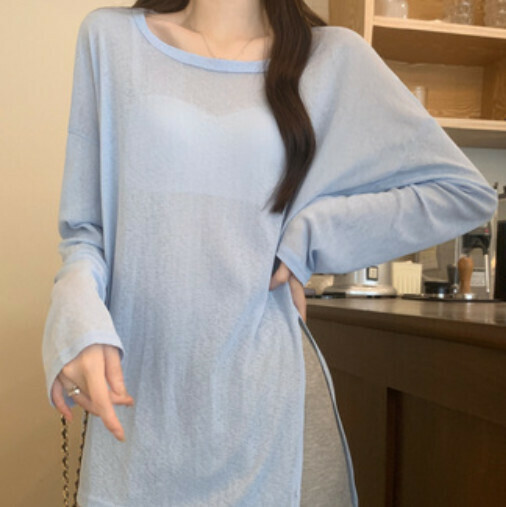 Slit sunscreen T-shirt (sky blue one-size-fits-all)】