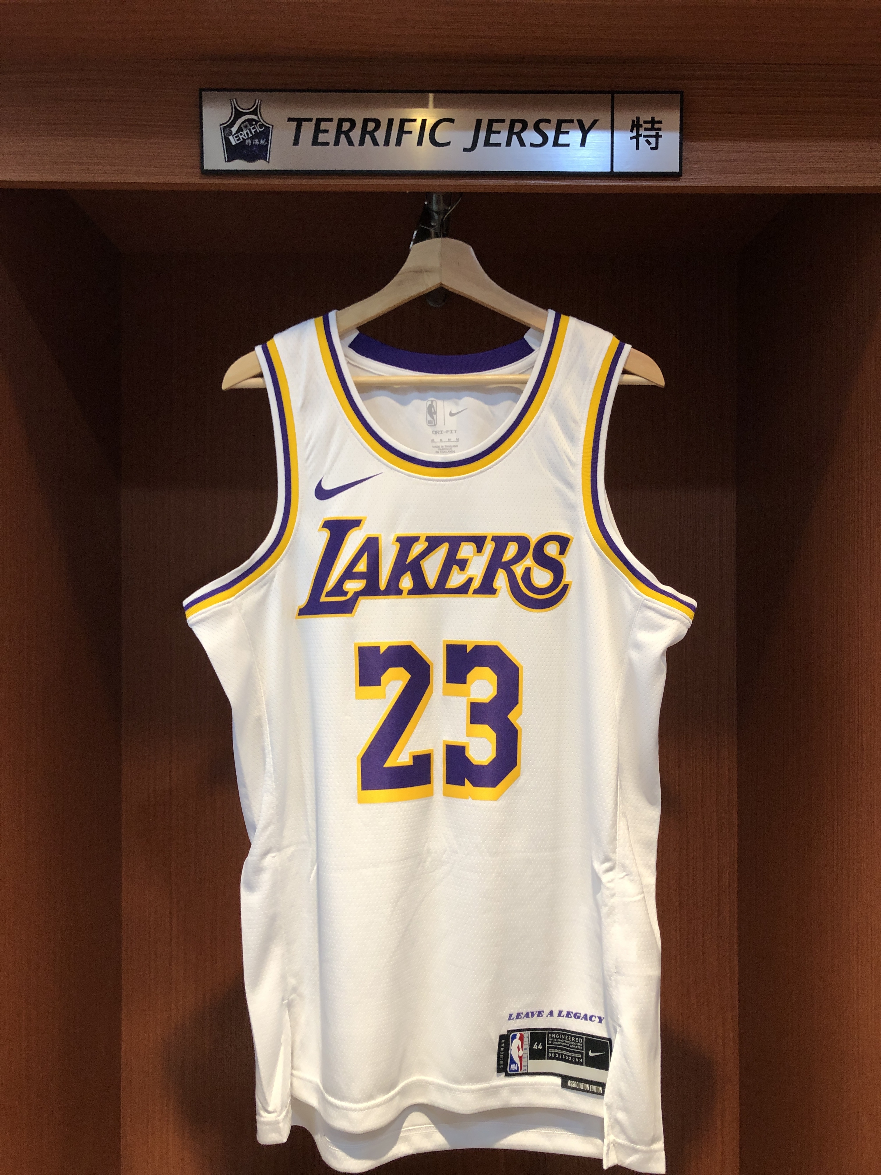 NBA球衣 Lebron James 洛杉磯湖人白 Association Nike Swingman 球迷版 熱轉印 全新