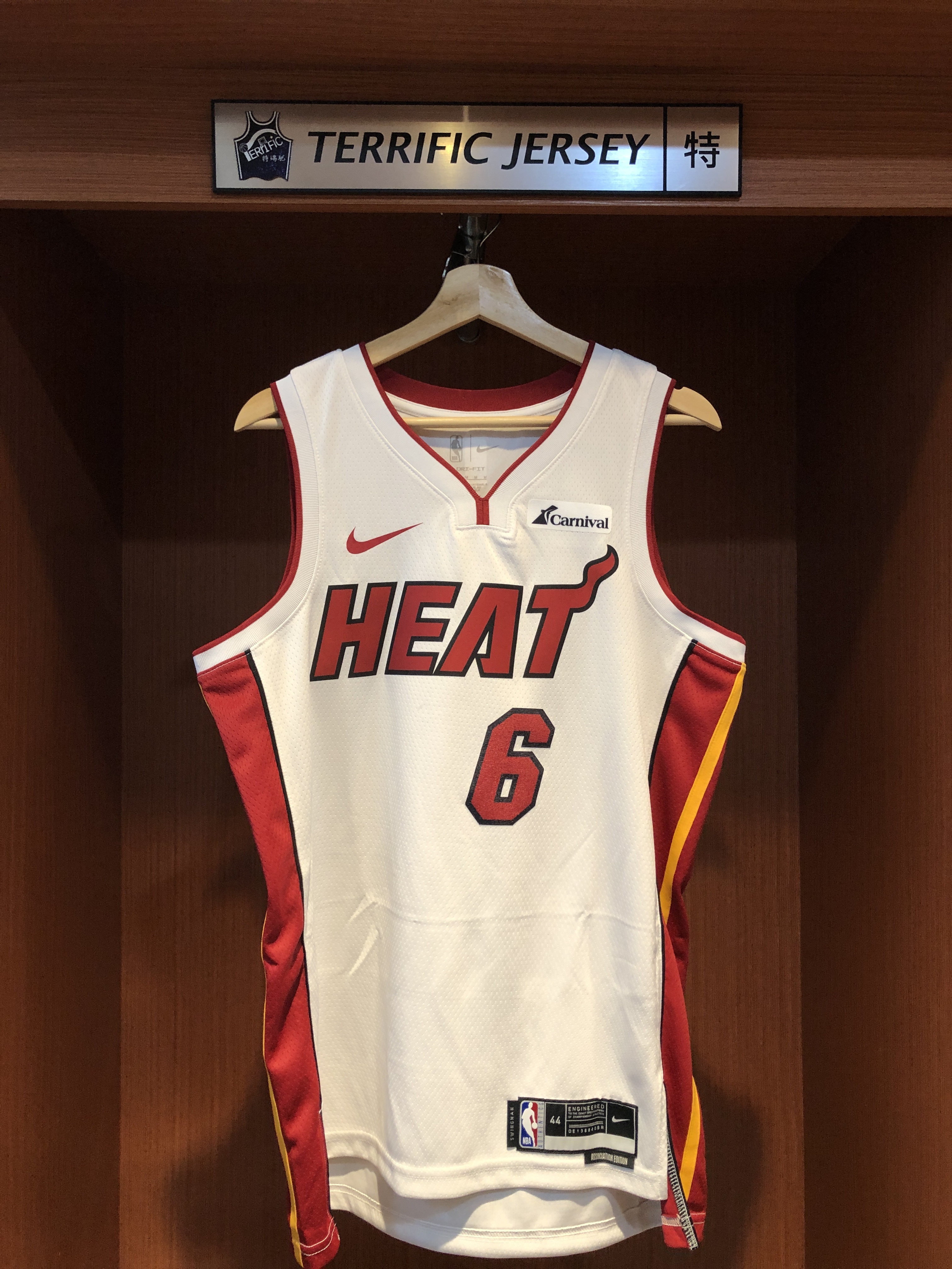 NBA球衣 Lebron James 邁阿密熱火白 Association Nike Swingman 球迷版 熱轉印 含贊助商 全新