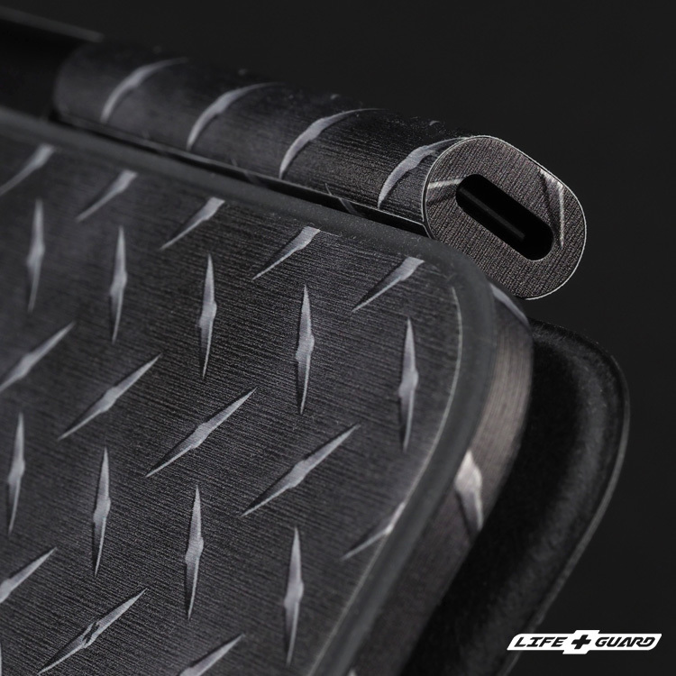 鋼板貼膜質感特寫，LIFE+GUARD 設計風格