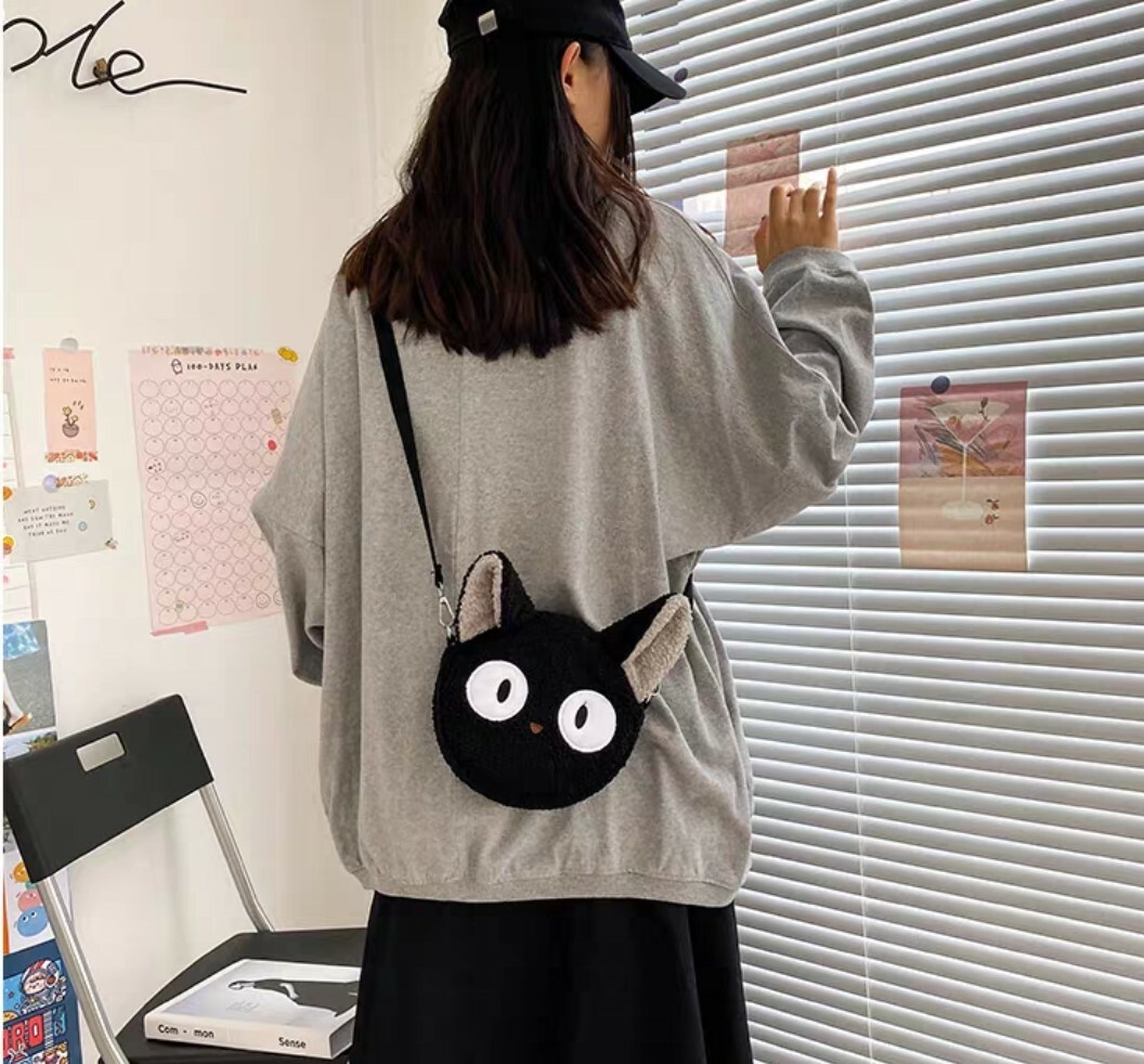 日系風小黑貓絨毛手機包