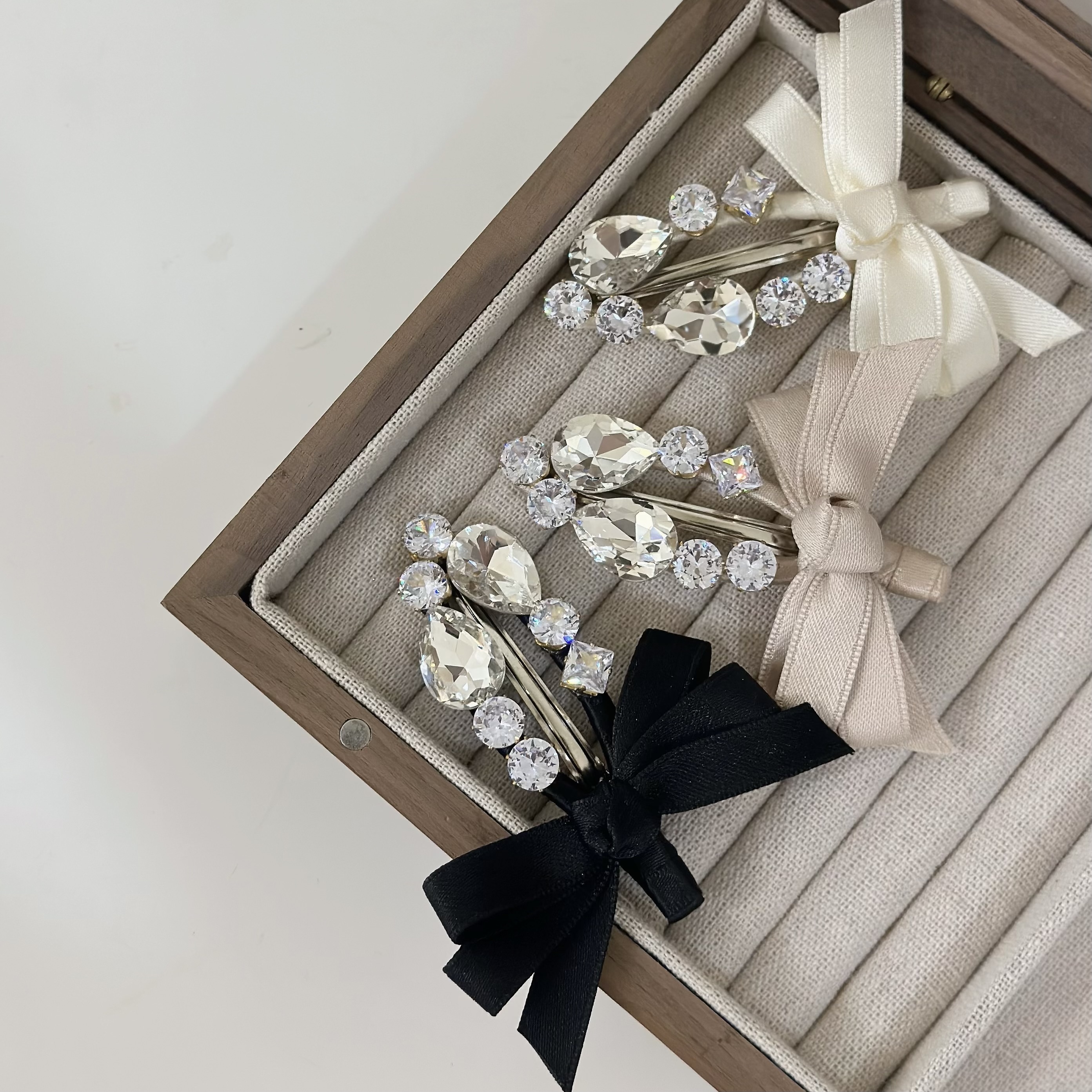 U19蝴蝶結水鑽壓夾（單支）