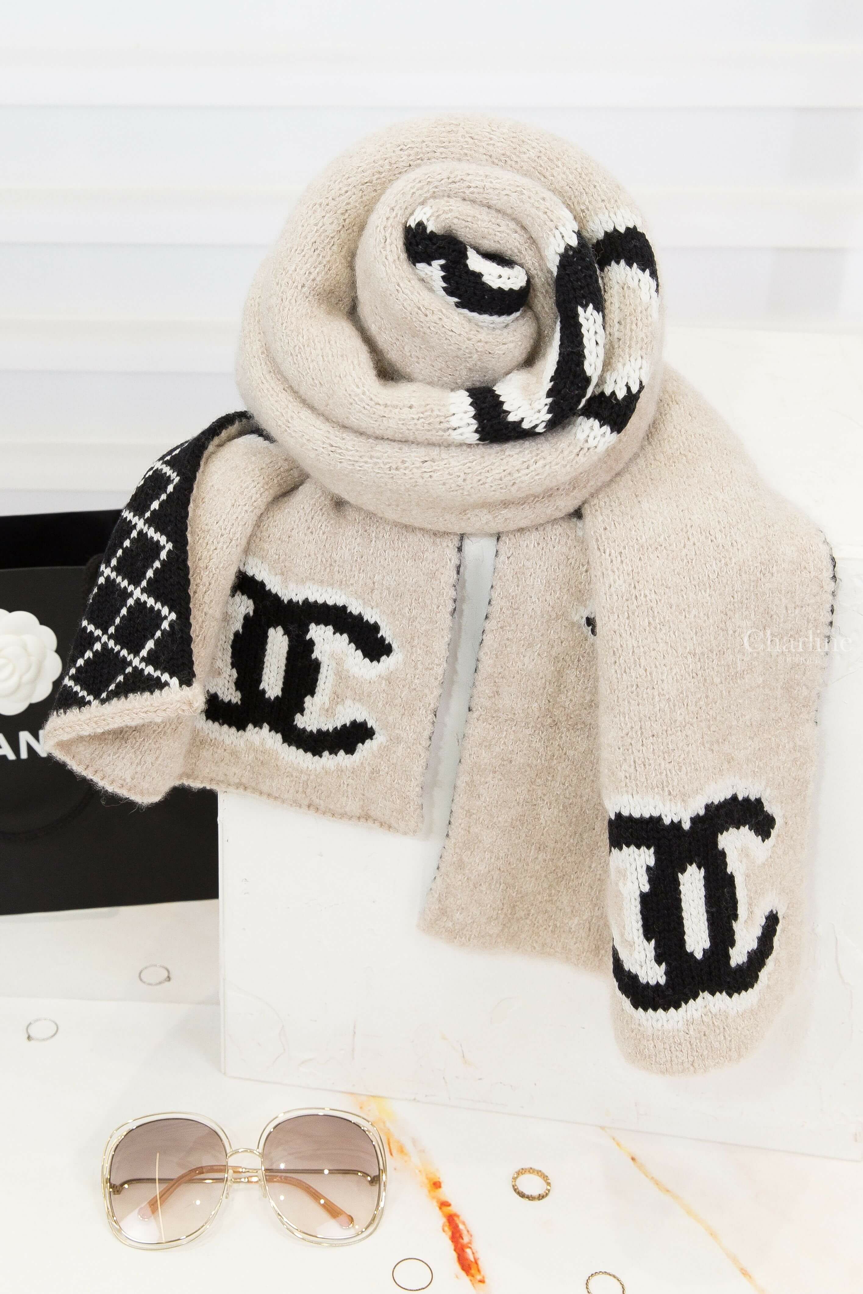 Chanel Scarf 米色底白滾邊黑色CC/黑底菱格紋白滾邊米色CC雙面羊毛混喀什米爾針織圍巾