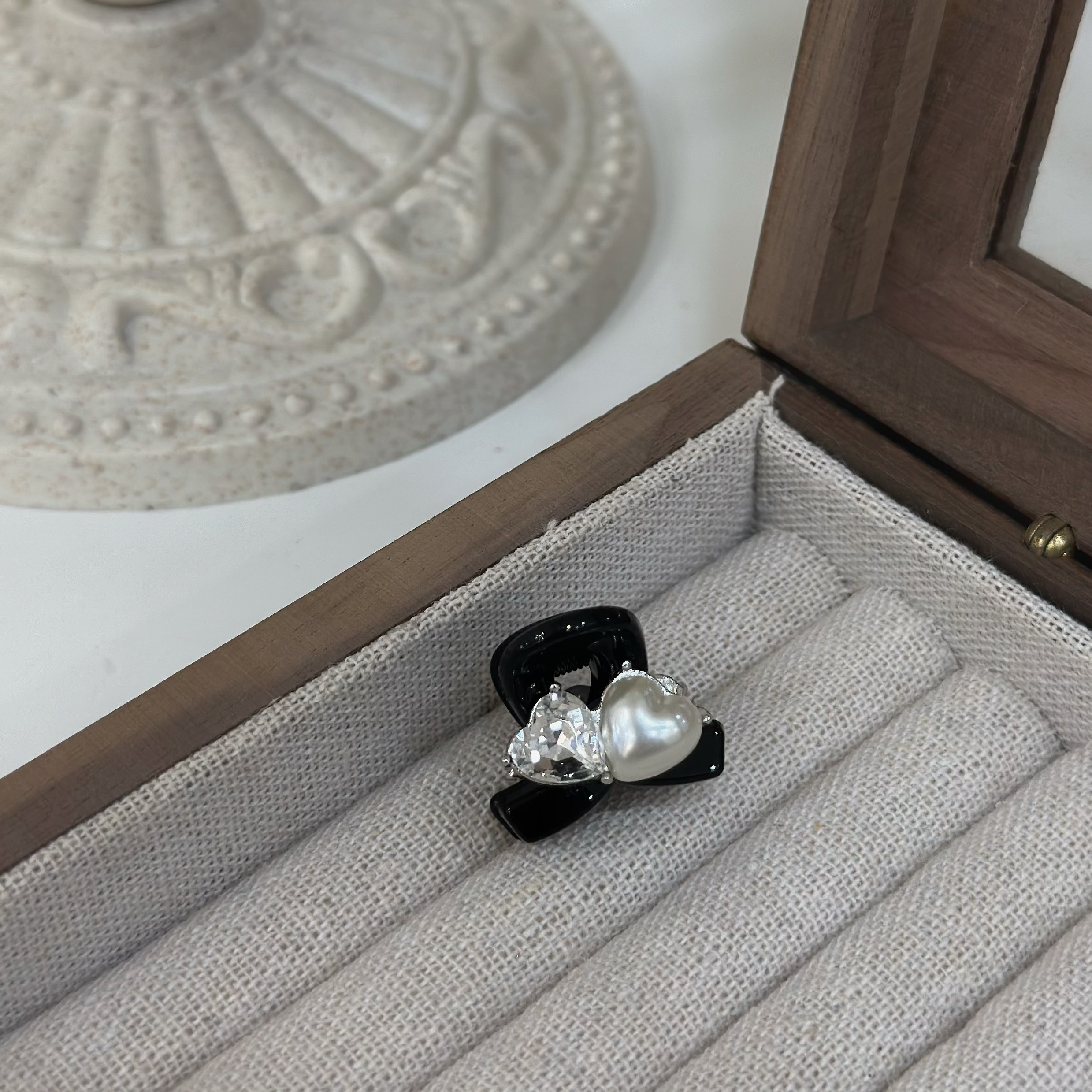 V34愛心珍珠鑽小抓夾