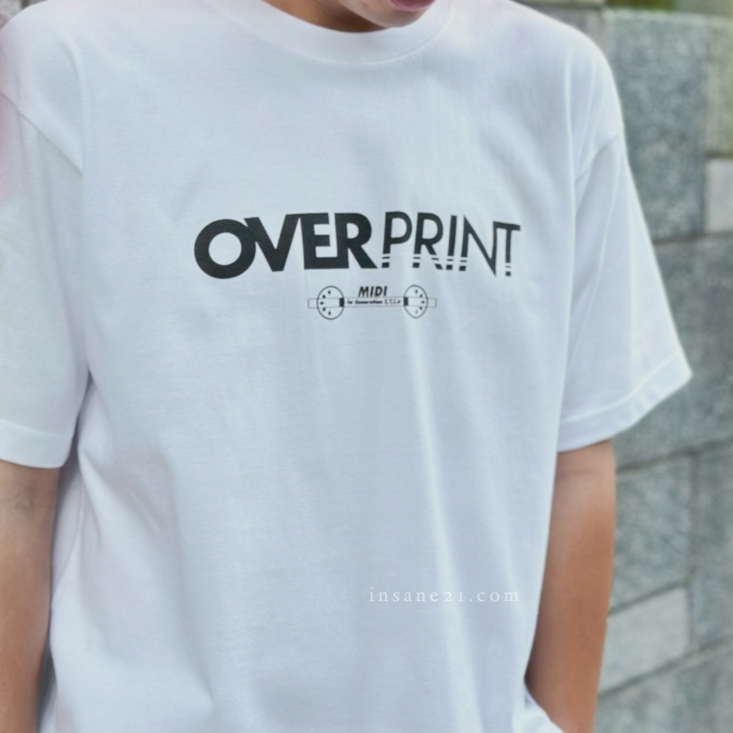 OVER PRINT 背後眼鏡女 短袖 街頭 上衣 日本 中性