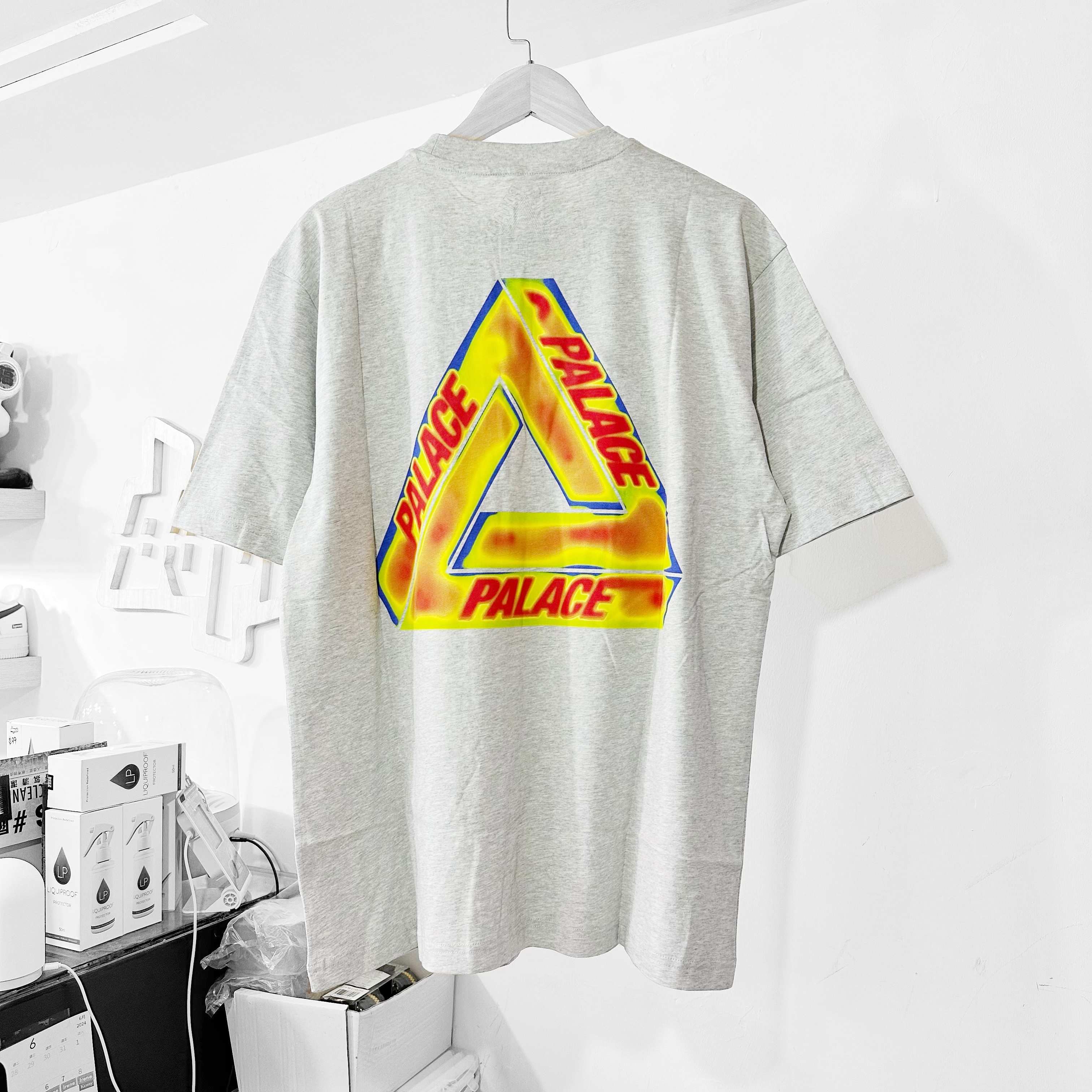 PALACE HEAT SENSI T-SHIRT GREY