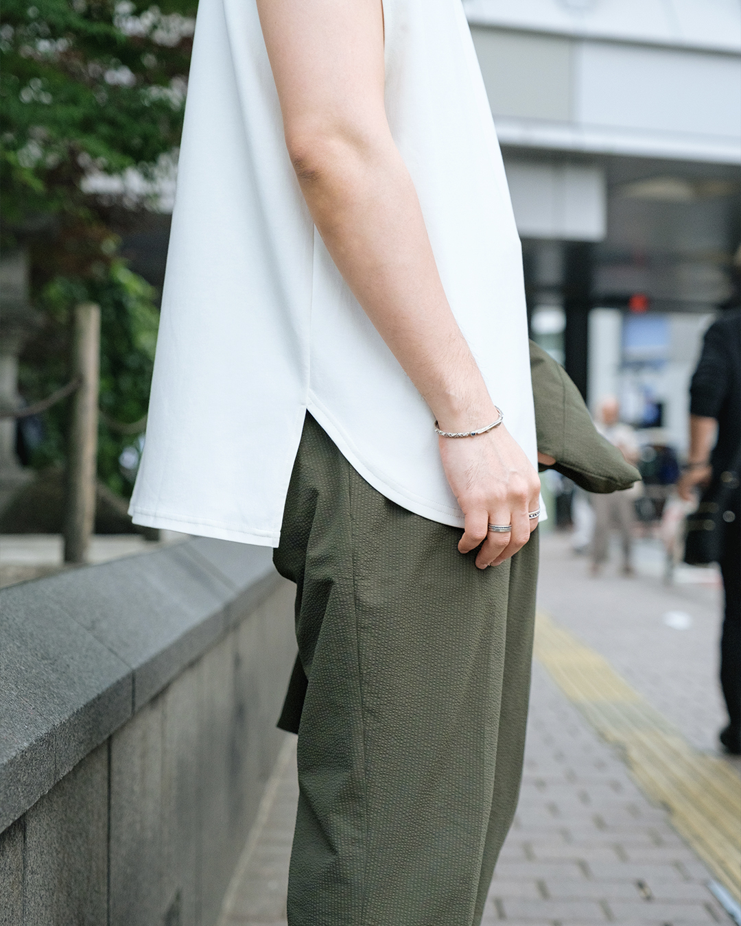 接觸冷感 無袖上衣 下擺前圓弧後方長設計(3way)－乾淨白