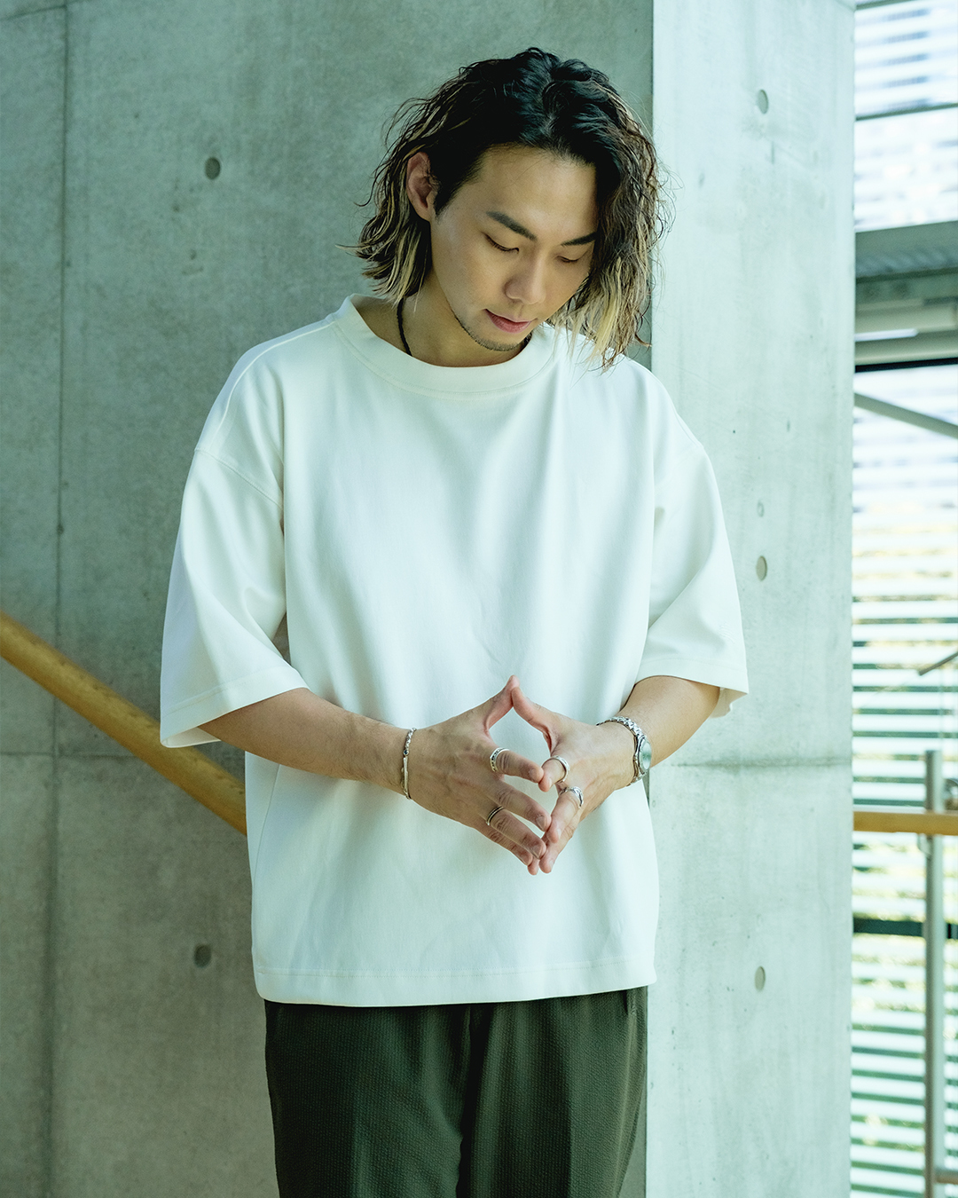 接觸冷感 微短版 側裁片設計oversize重磅上衣－乾淨白 (男女皆可)