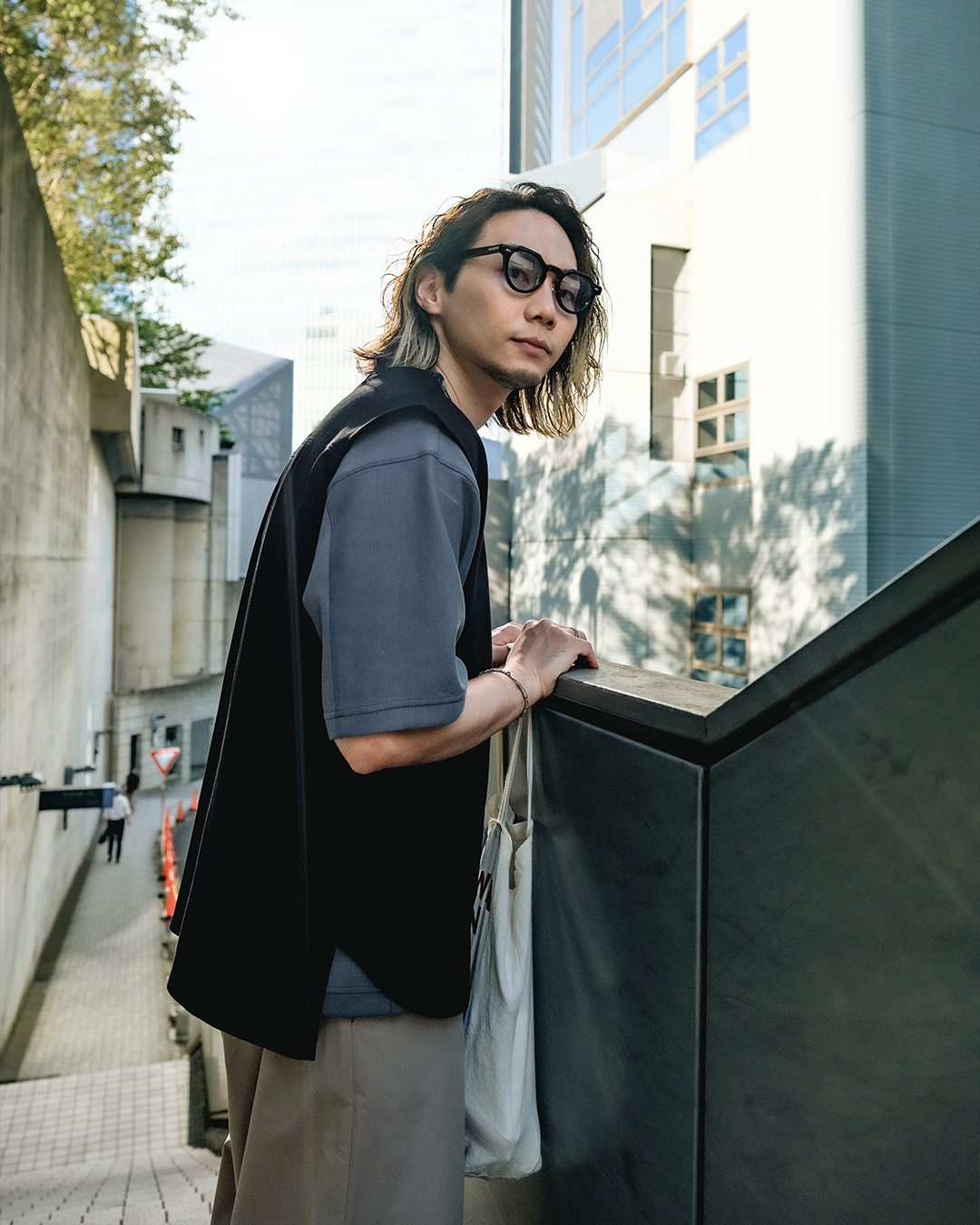 接觸冷感 無袖上衣 下擺前圓弧後方長設計(3way)－光澤黑