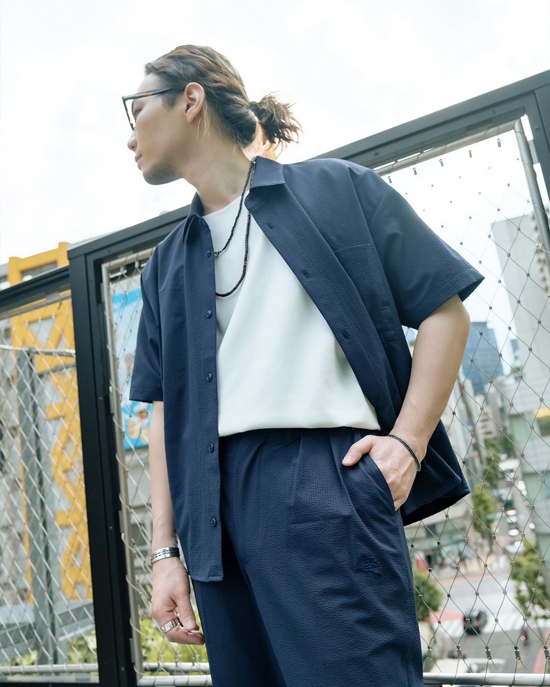 涼爽泡泡紗 都會感微寬身短袖襯衫－質感深藍 (男女皆可)