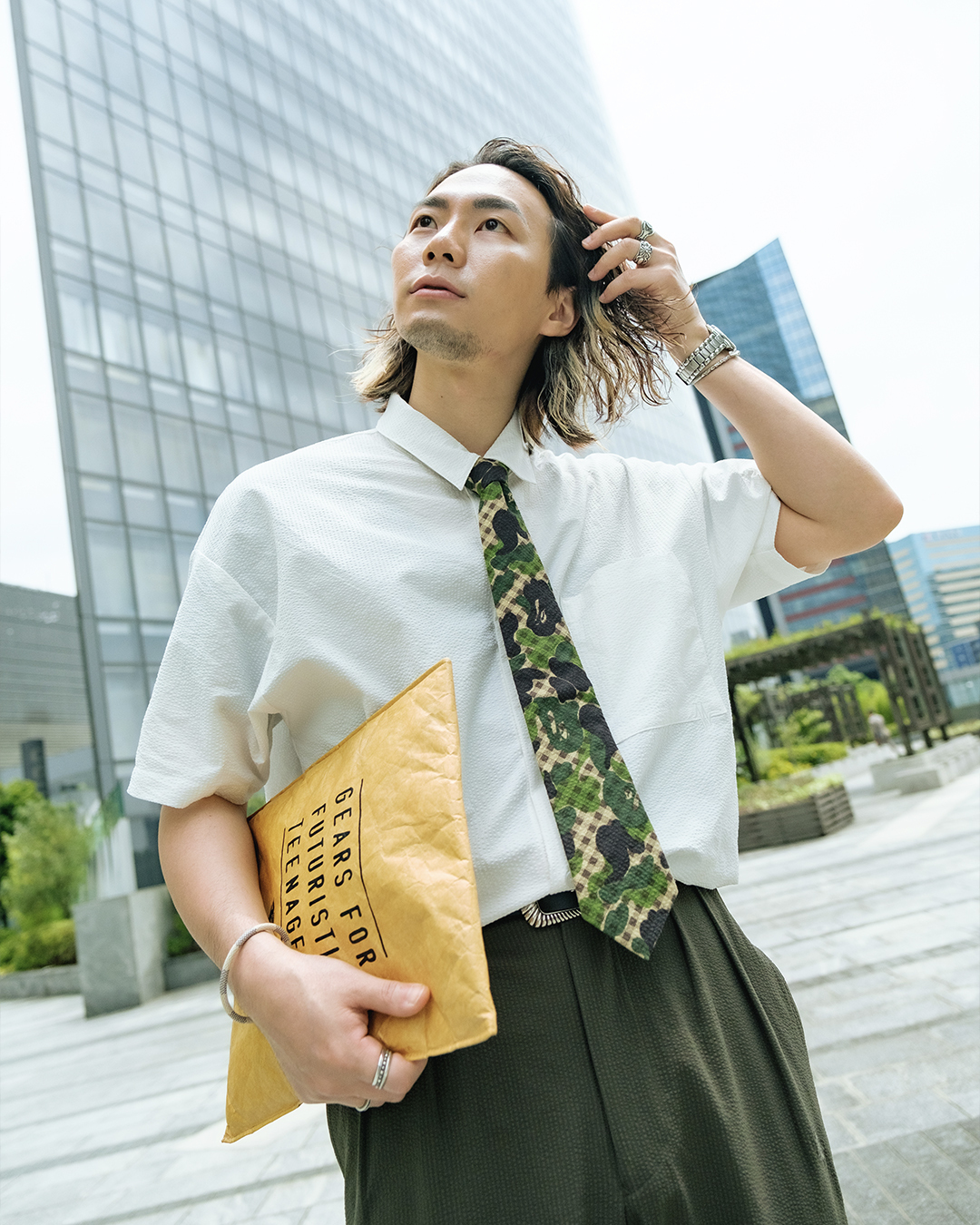 涼爽泡泡紗 都會感微寬身短袖襯衫－經典霧白 (男女皆可)