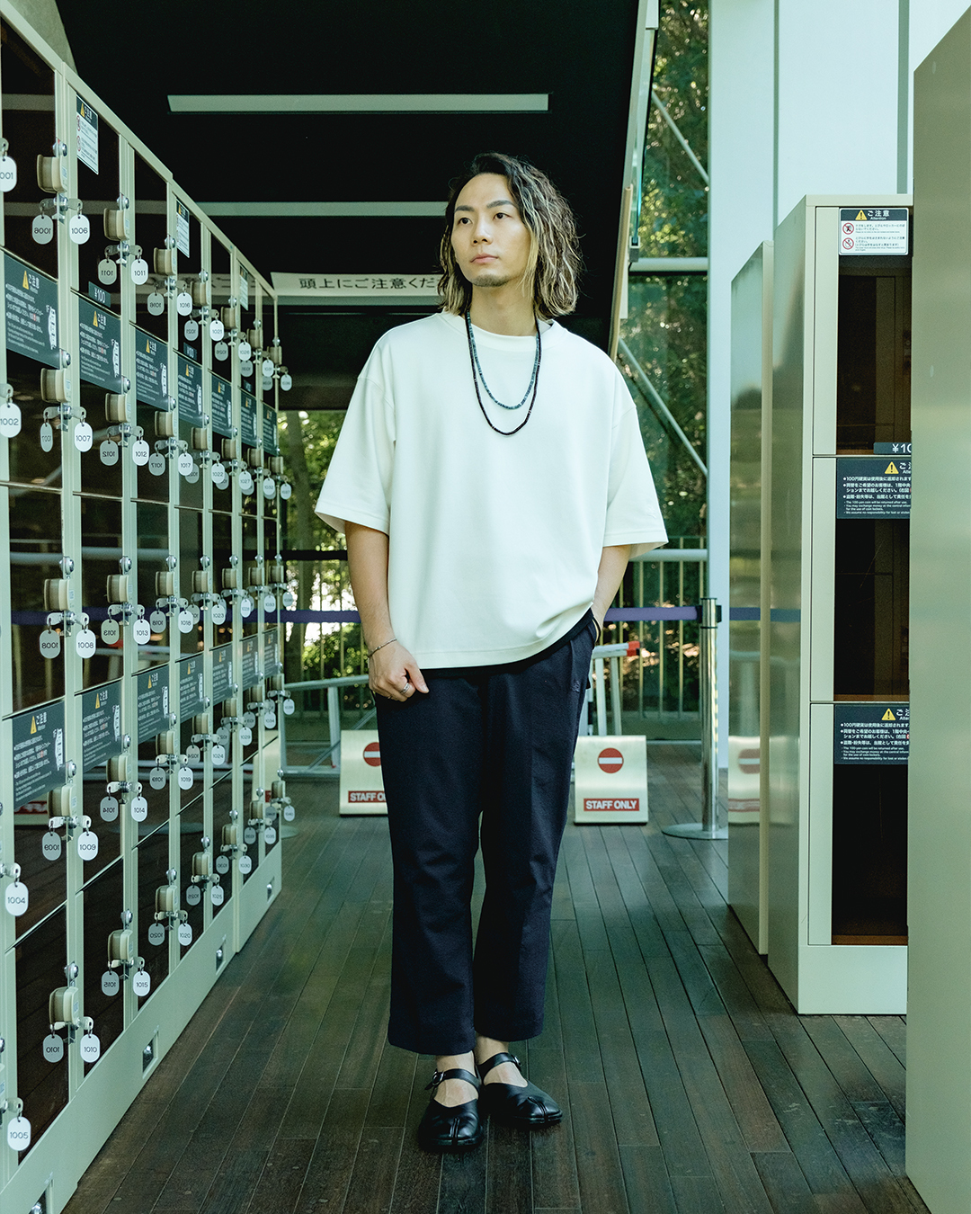 涼爽泡泡紗 腰間抽繩 雙打褶錐形修身長褲－質感深藍