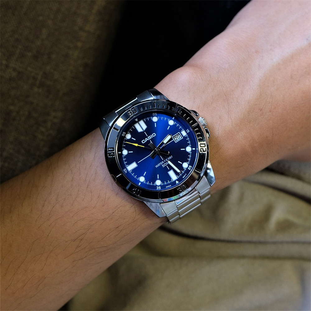 【CASIO 卡西歐 】MTP-VD01D-2EV 休閒 時尚 紳士 不鏽鋼 腕錶