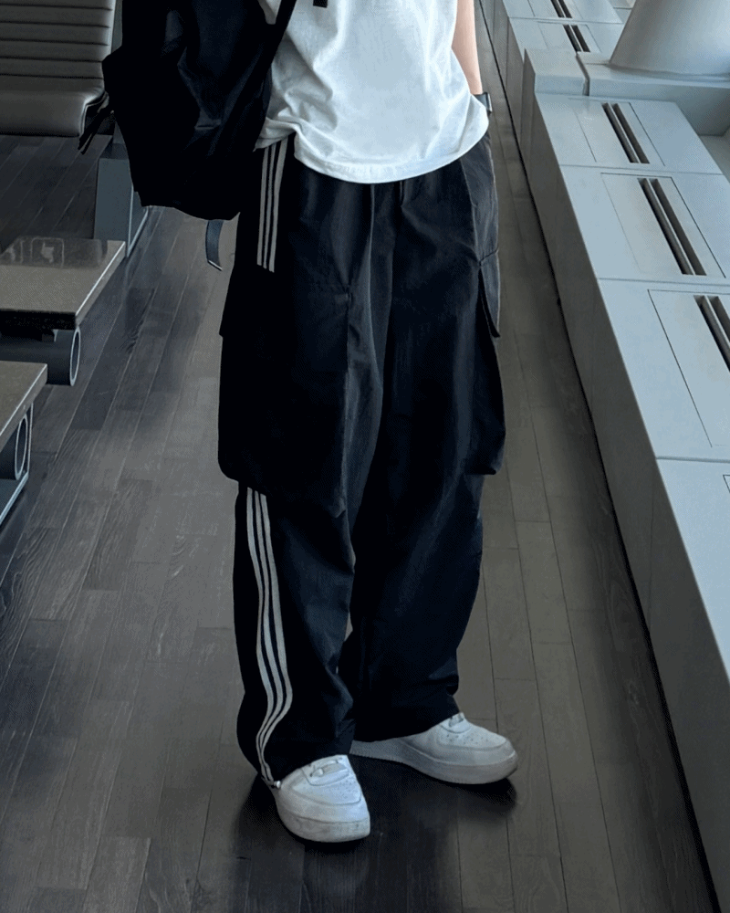 線條寬鬆尼龍工裝褲