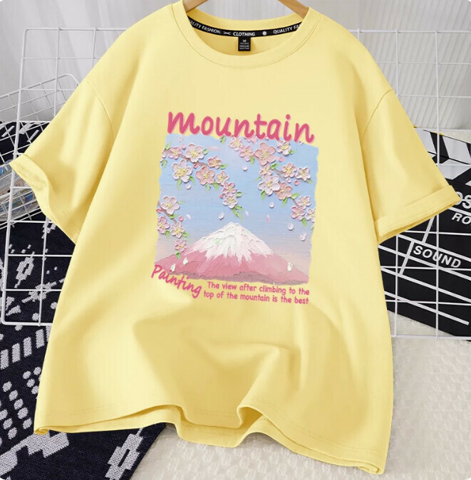 Casual loose short-sleeved T-shirt (cream yellow mountain top view S-2XL size) (contact customer service to confirm the shipping size after placing an order)】