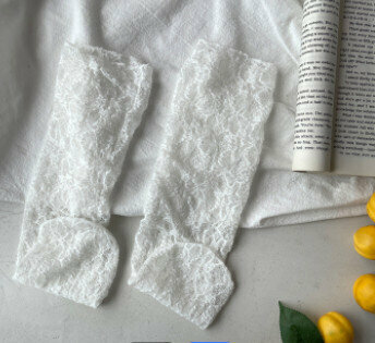 【3 Pairs】Women's Lace Pile Stockings (White)