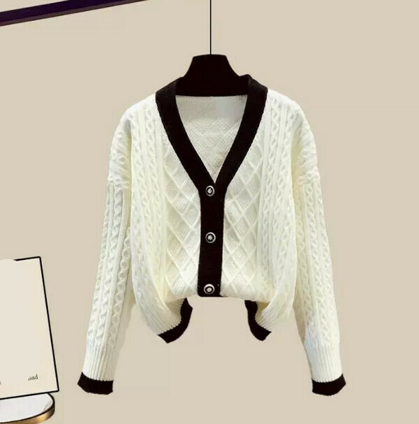 Knitted cardigan sweater (white) [M-4XL size] [Contact customer service to confirm size after placing an order]