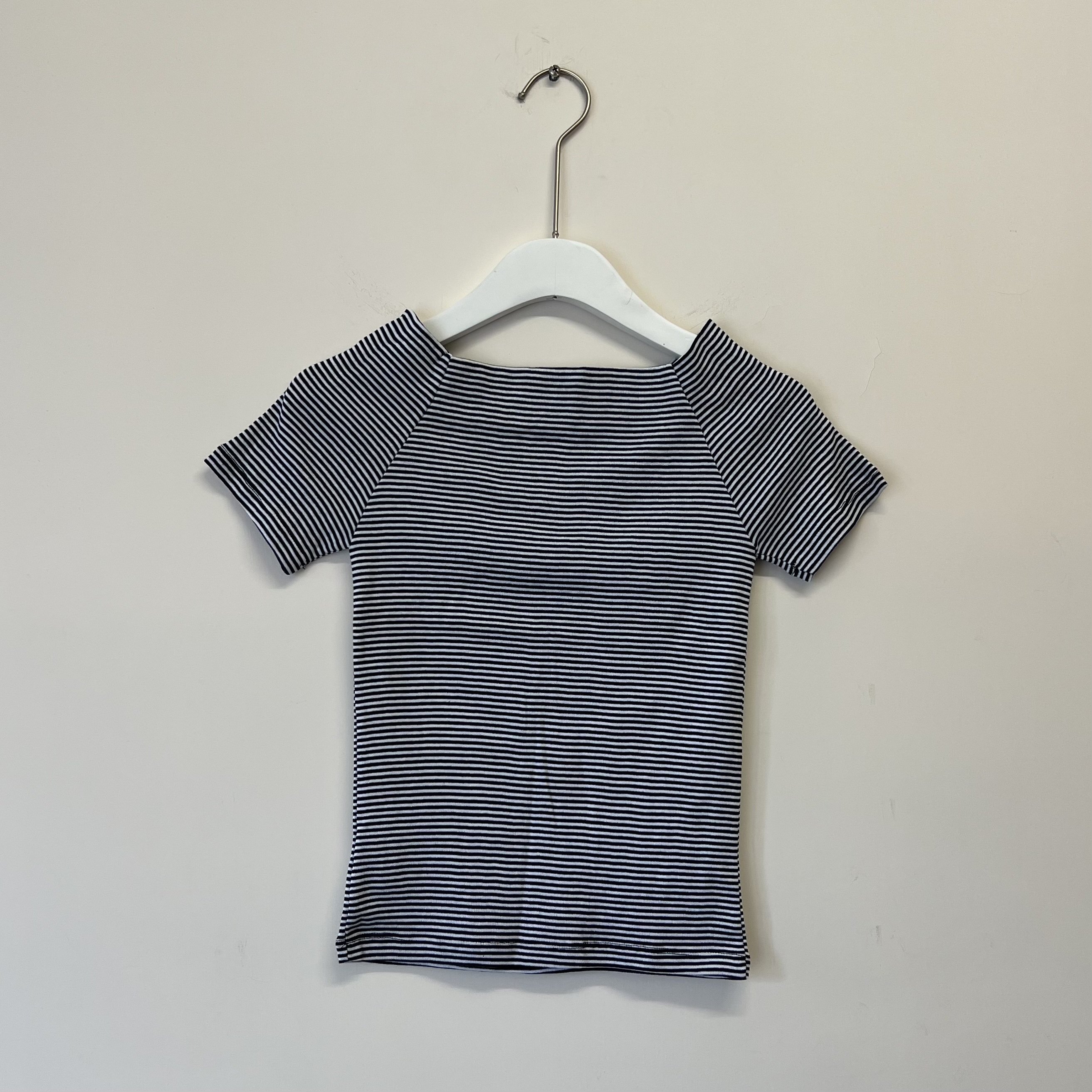 現貨 | 簡約合身間紋 T e e