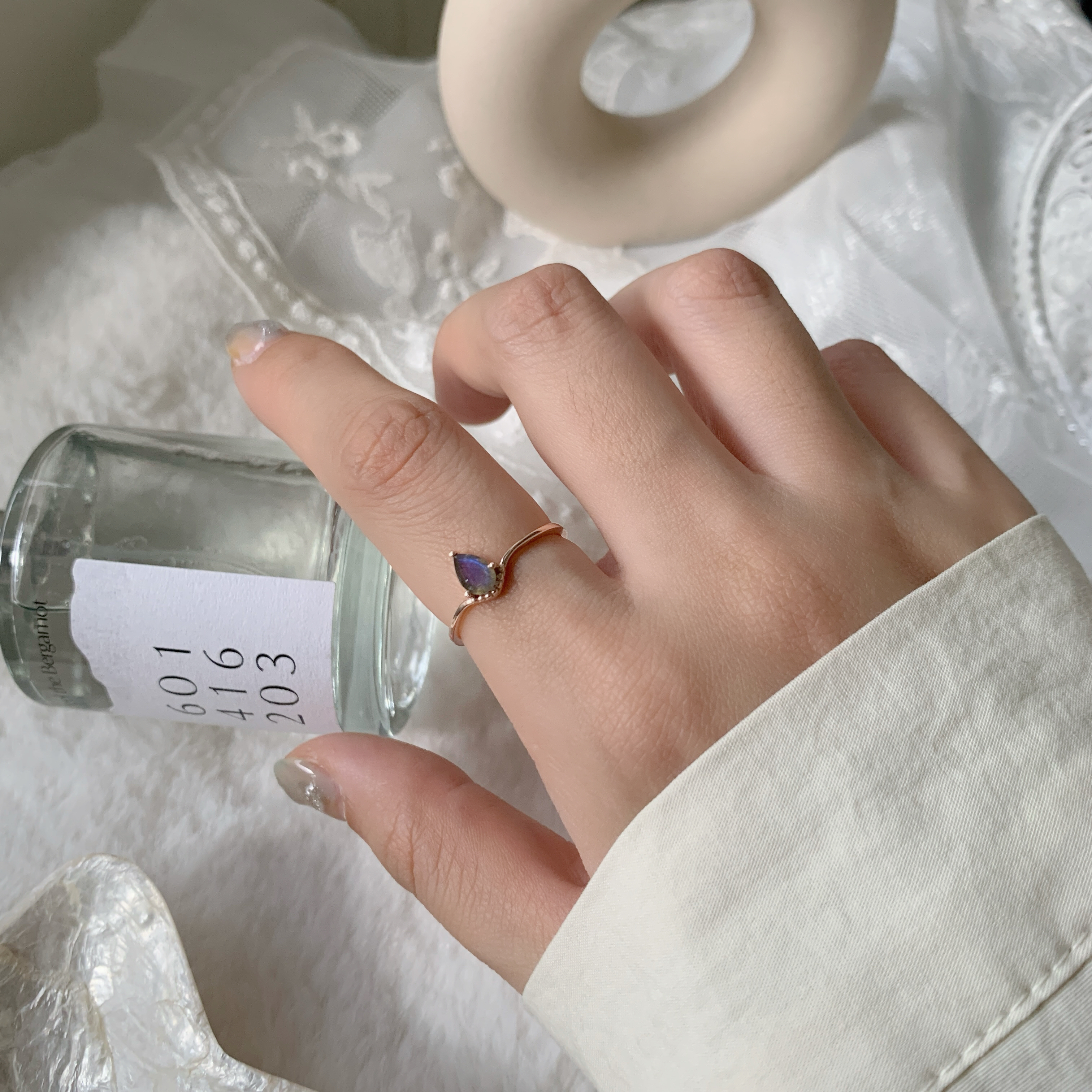 后冠水滴拉長石戒指