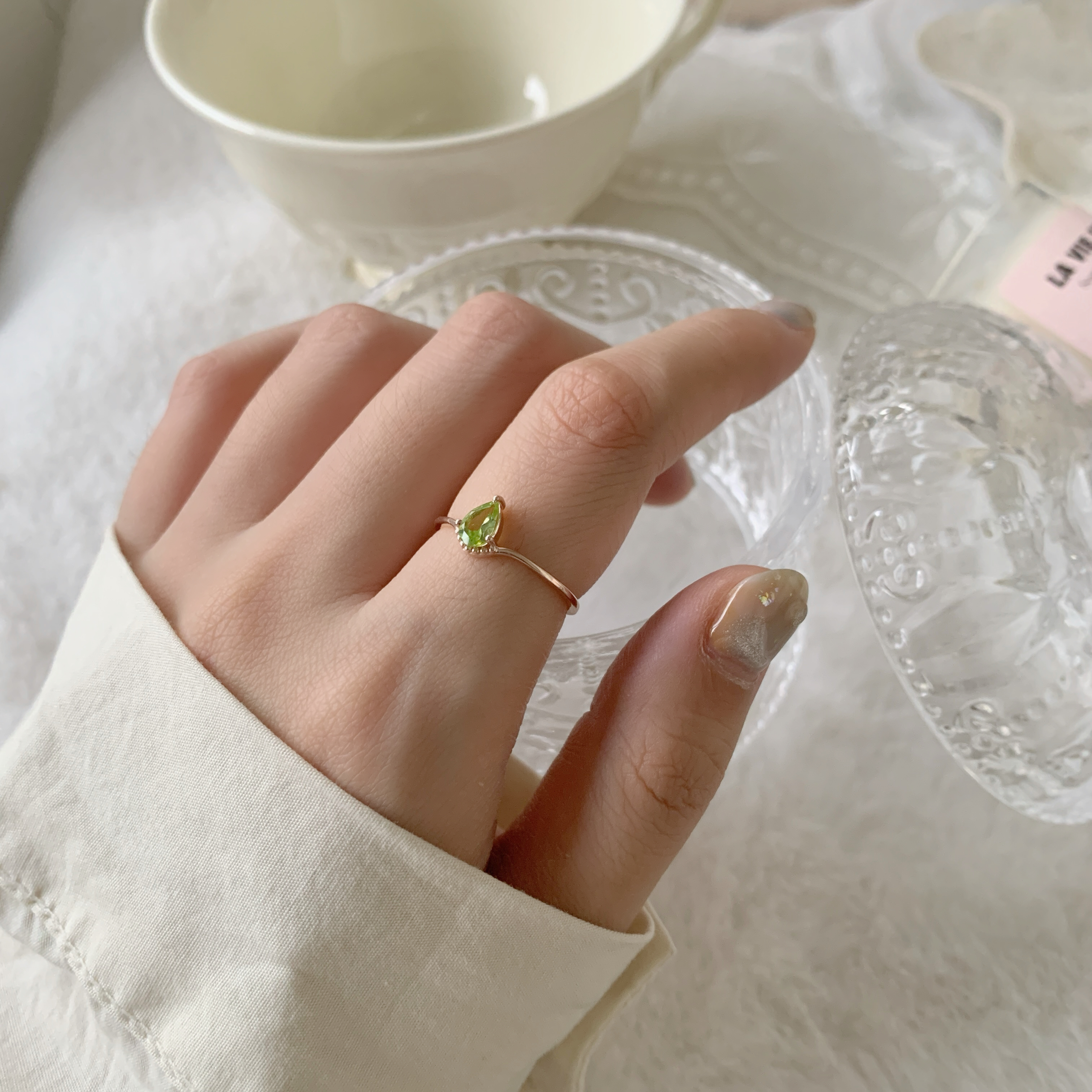 后冠水滴橄欖石戒指
