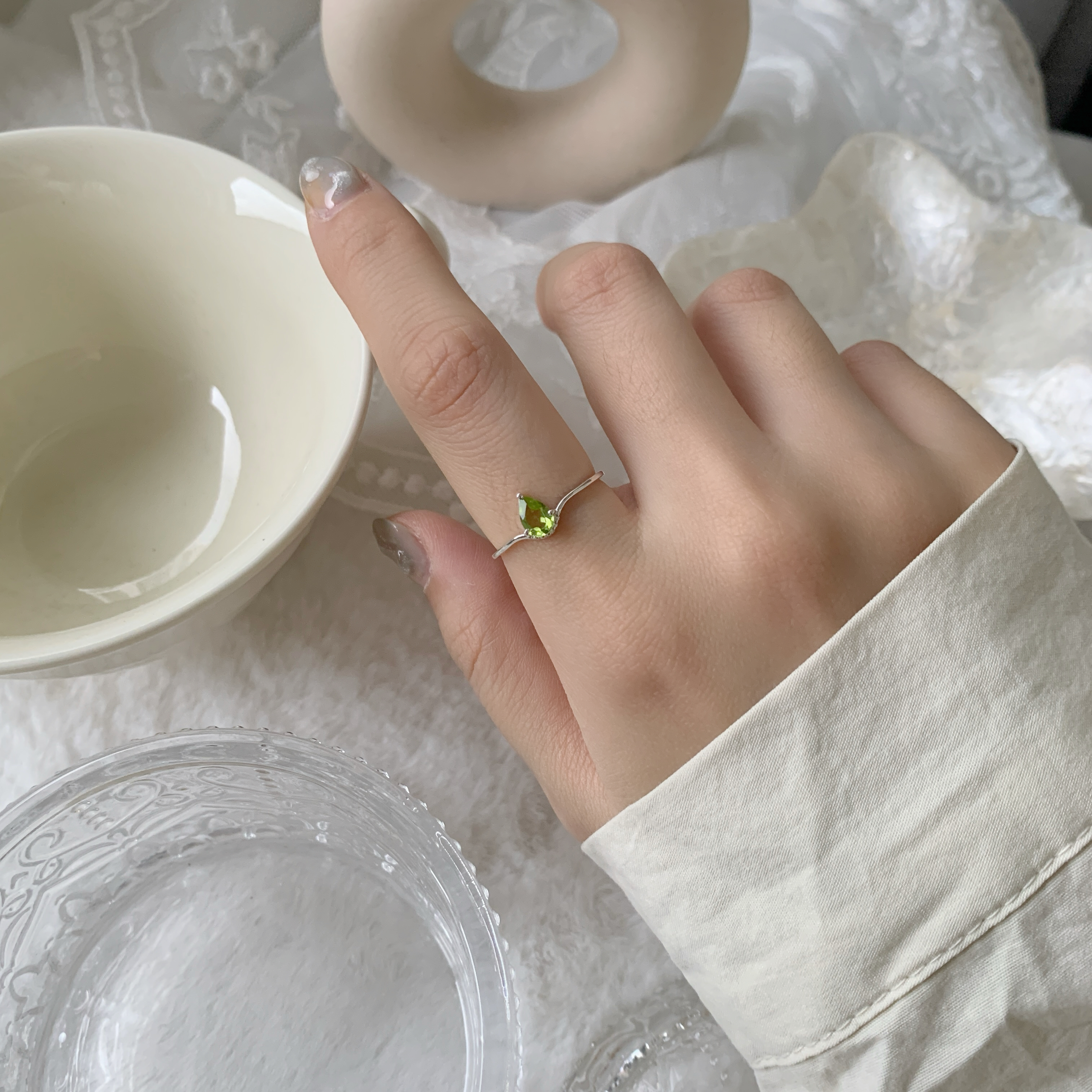 后冠水滴橄欖石戒指