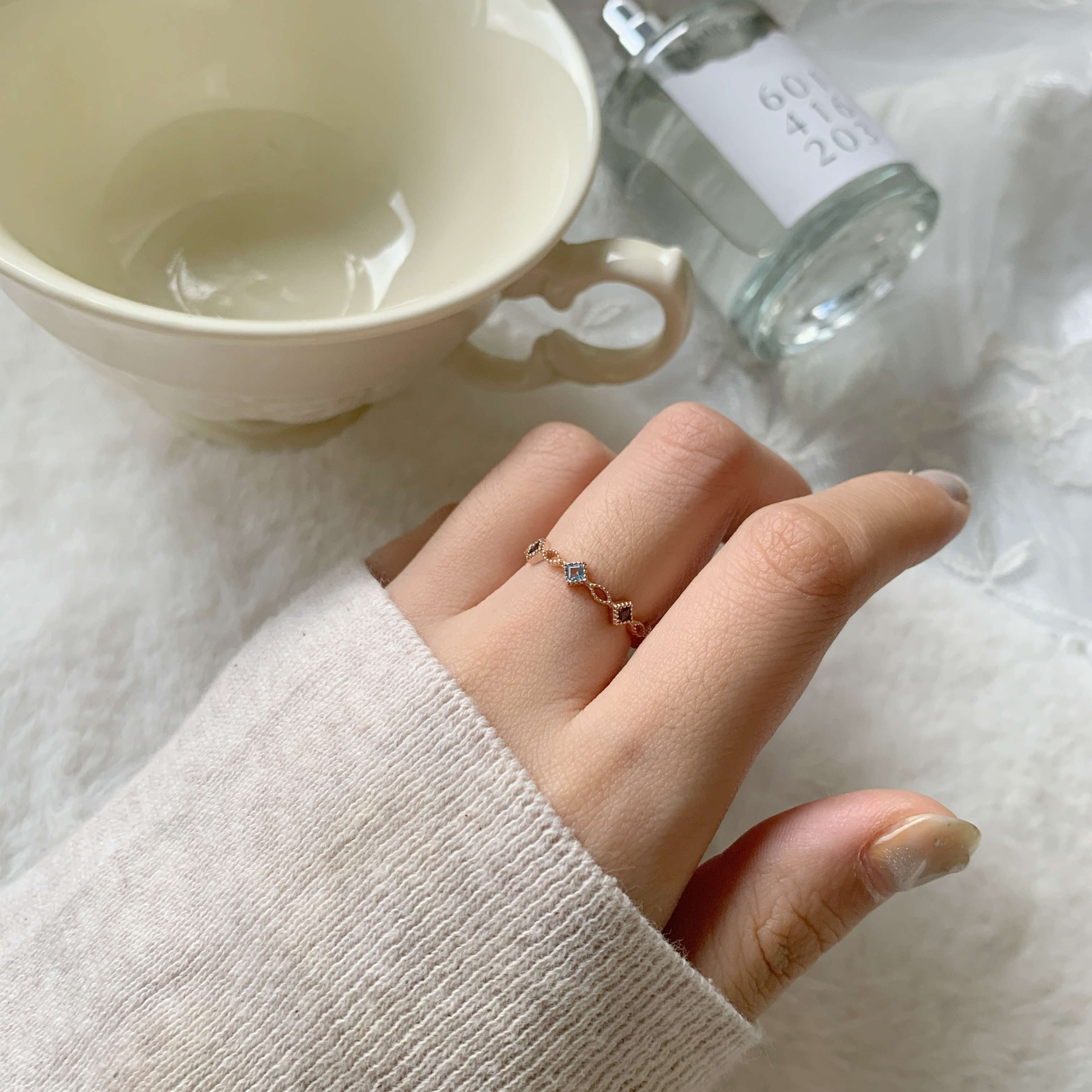 整圈滾邊菱形藍色系寶石眼型戒指