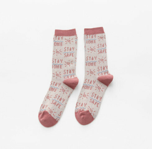 【3 pairs】Mid-rise socks autumn and winter retro rhombic British socks (pink letters)