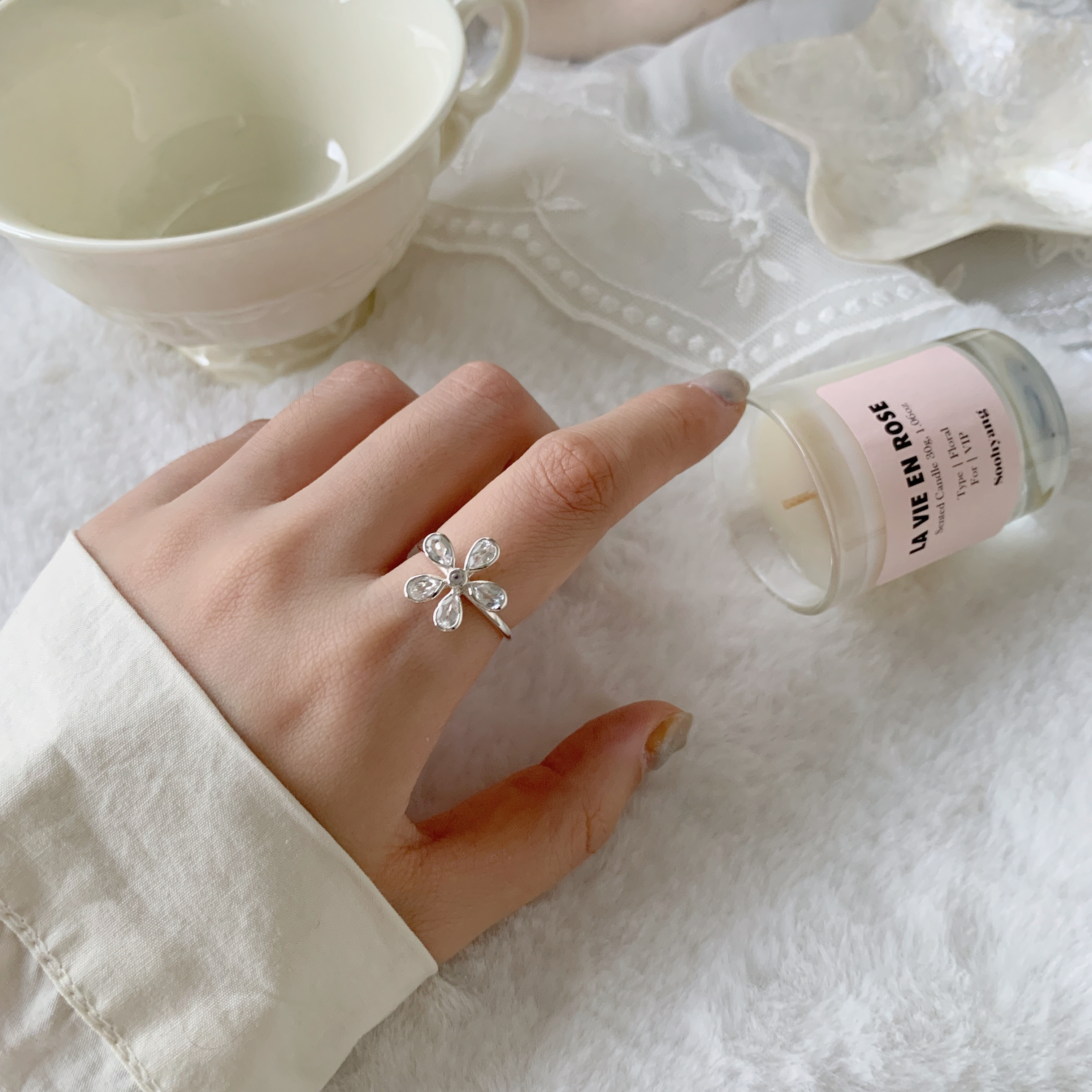 簡約花花白水晶月光石戒指