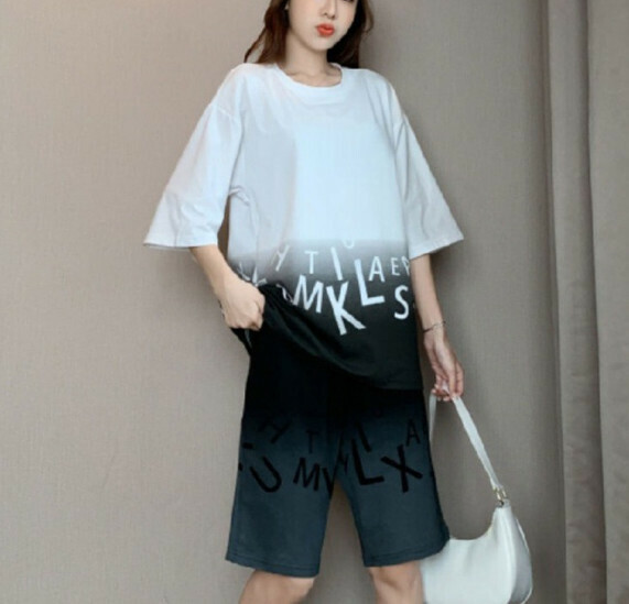 熱賣時尚潮流運動服兩件套【白色】 (尺碼：L-4XL碼) (下單後聯繫客服確認發貨尺碼)