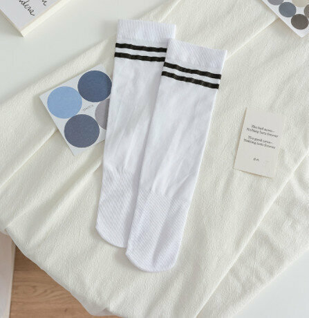 【4 pairs】Summer women's velvet high socks (white stripes)
