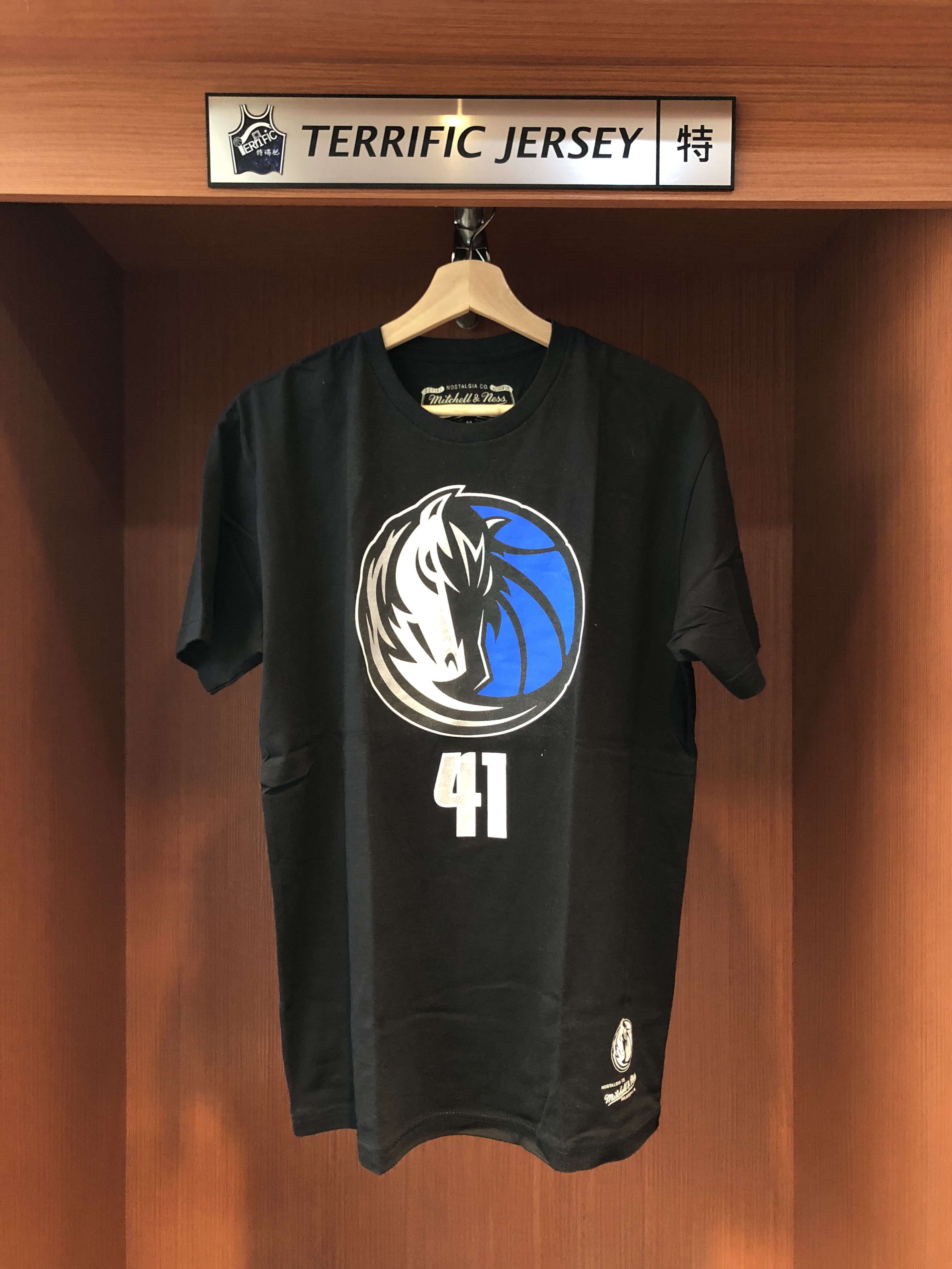 NBA短袖 Dallas Mavericks Dirk Nowitzki 達拉斯小牛 隊徽黑 #41 M&N Tee 全新