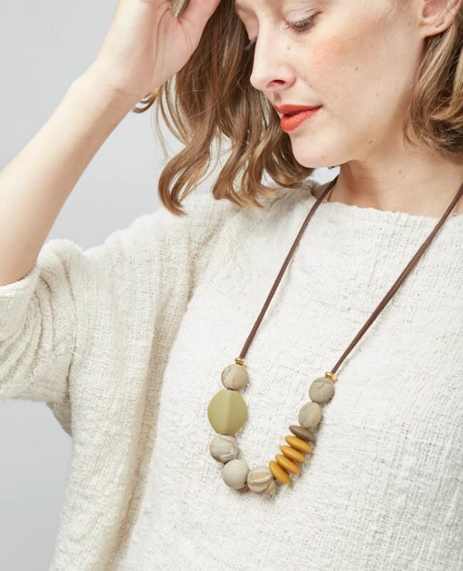 January Moon  串珠項鍊 （寶寶可咬）Saddle Signature Teething Necklace