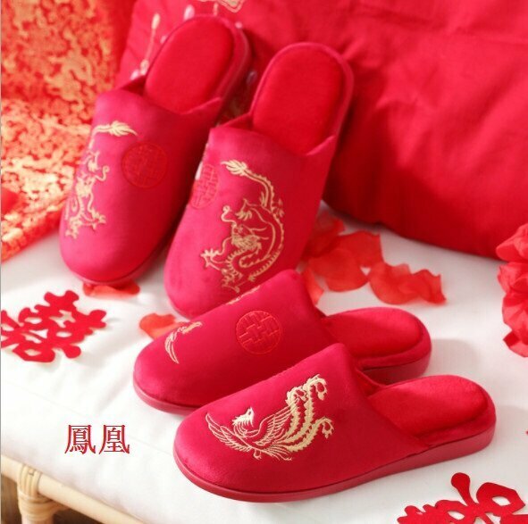Wedding red embroidered cotton slippers (size 36-45, 2 pictures optional, please confirm with customer service after placing an order)