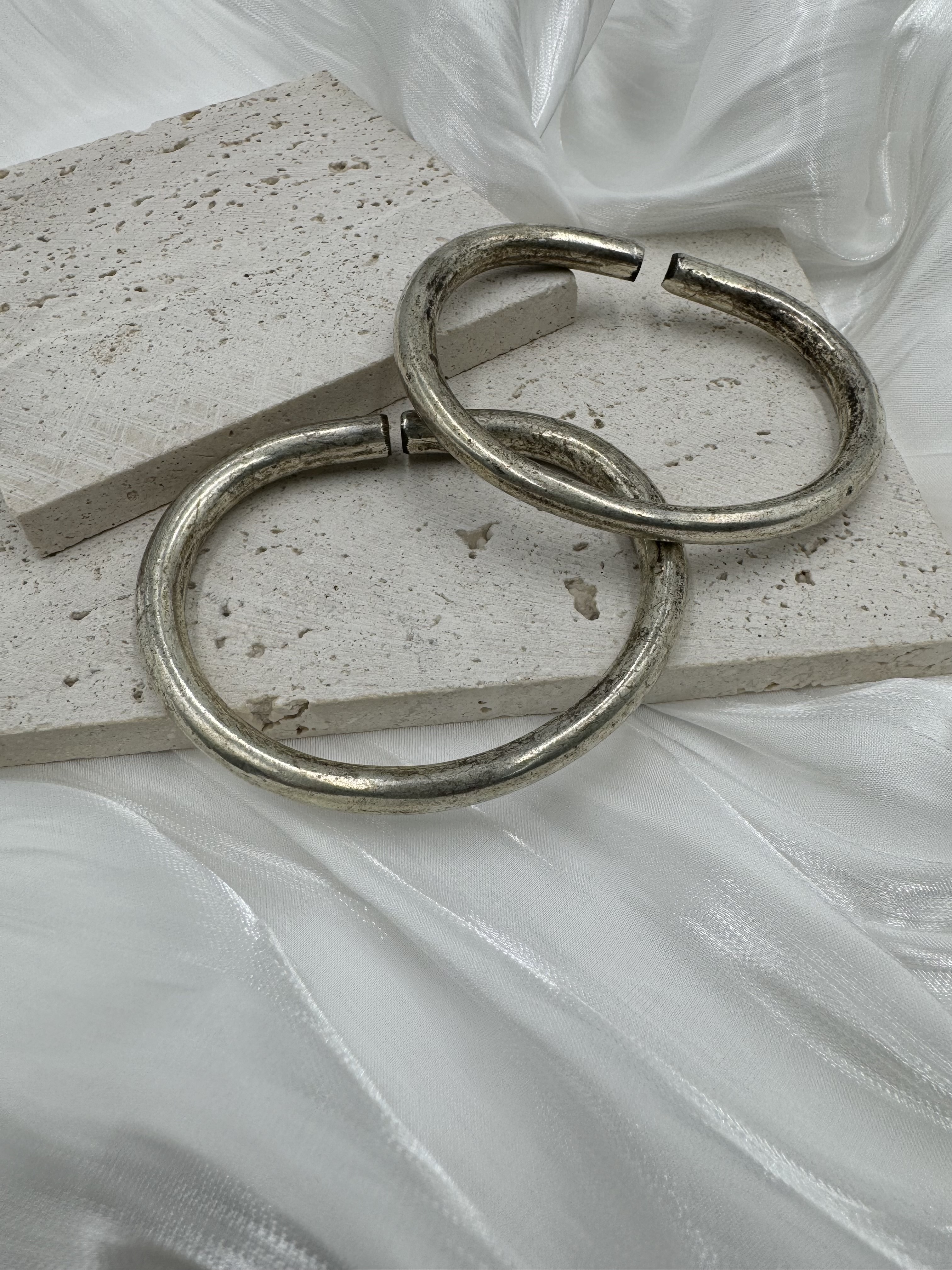 No.2(對)-手工藏銀素面饅頭形手鐲