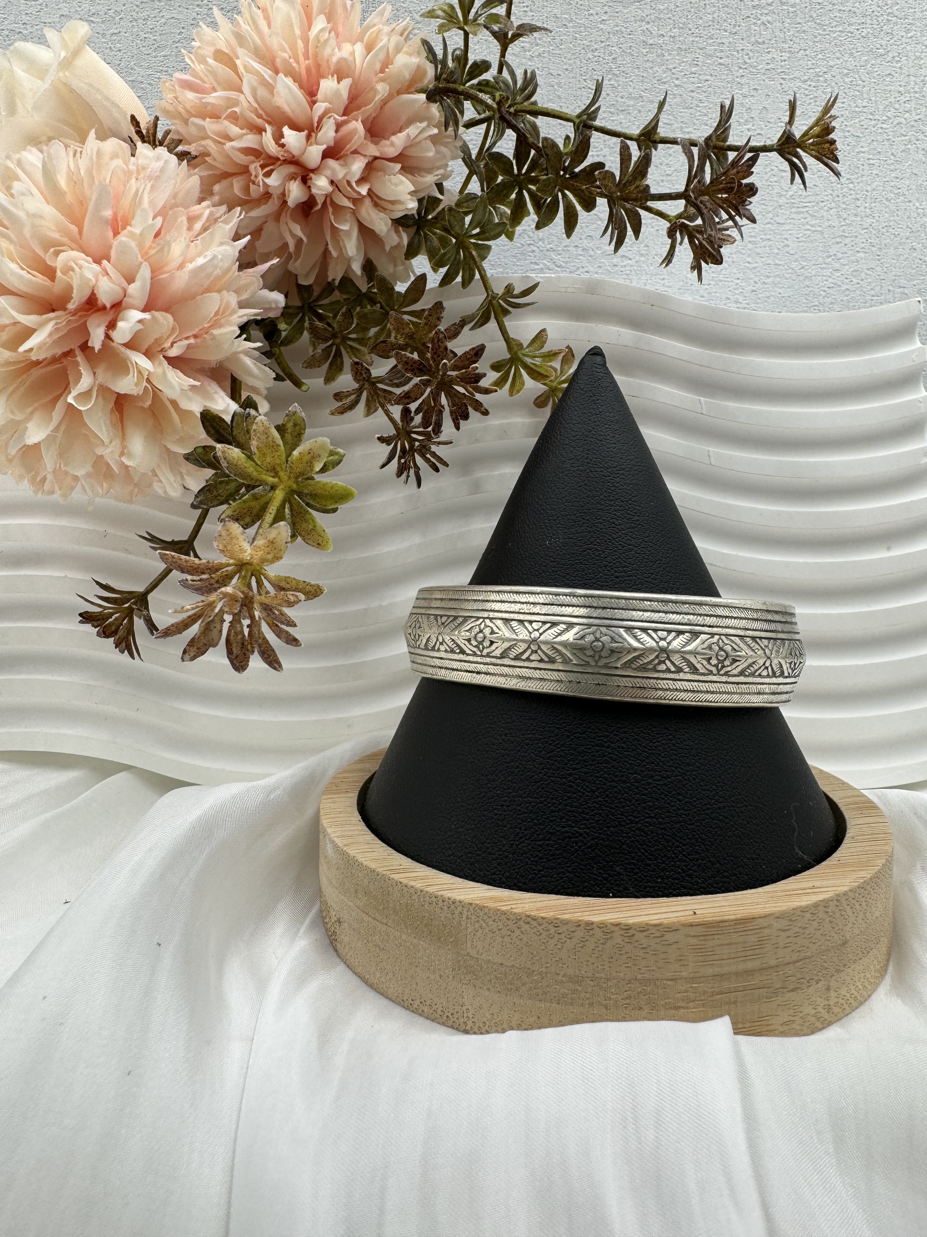 No.13(只)-手工藏銀面寬雕花可調式手鐲