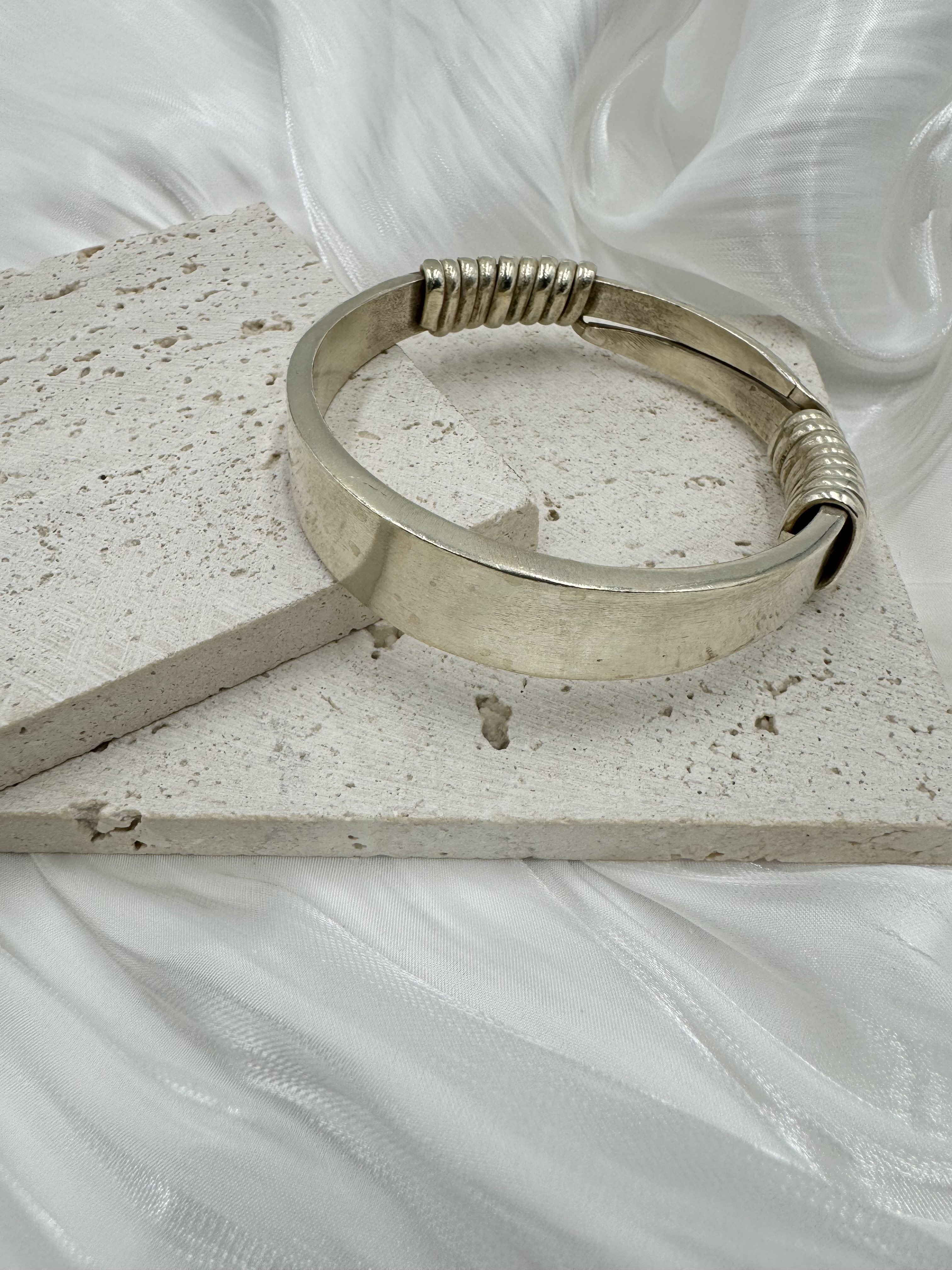 No.14(只)-素面九圈亮銀實心寬中手鐲6.5cm