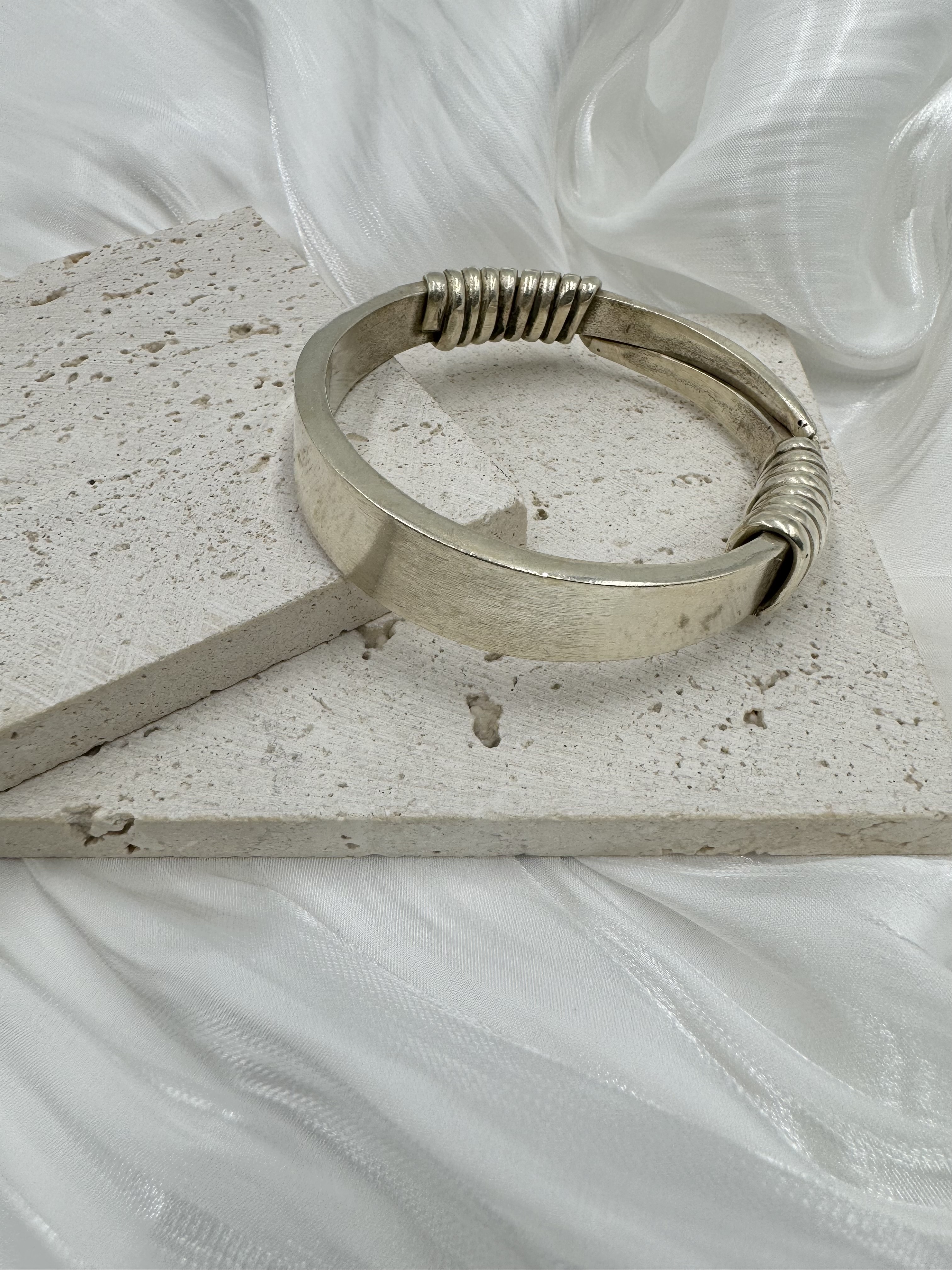 No.15(只)-素面九圈亮銀實心寬小手鐲6cm