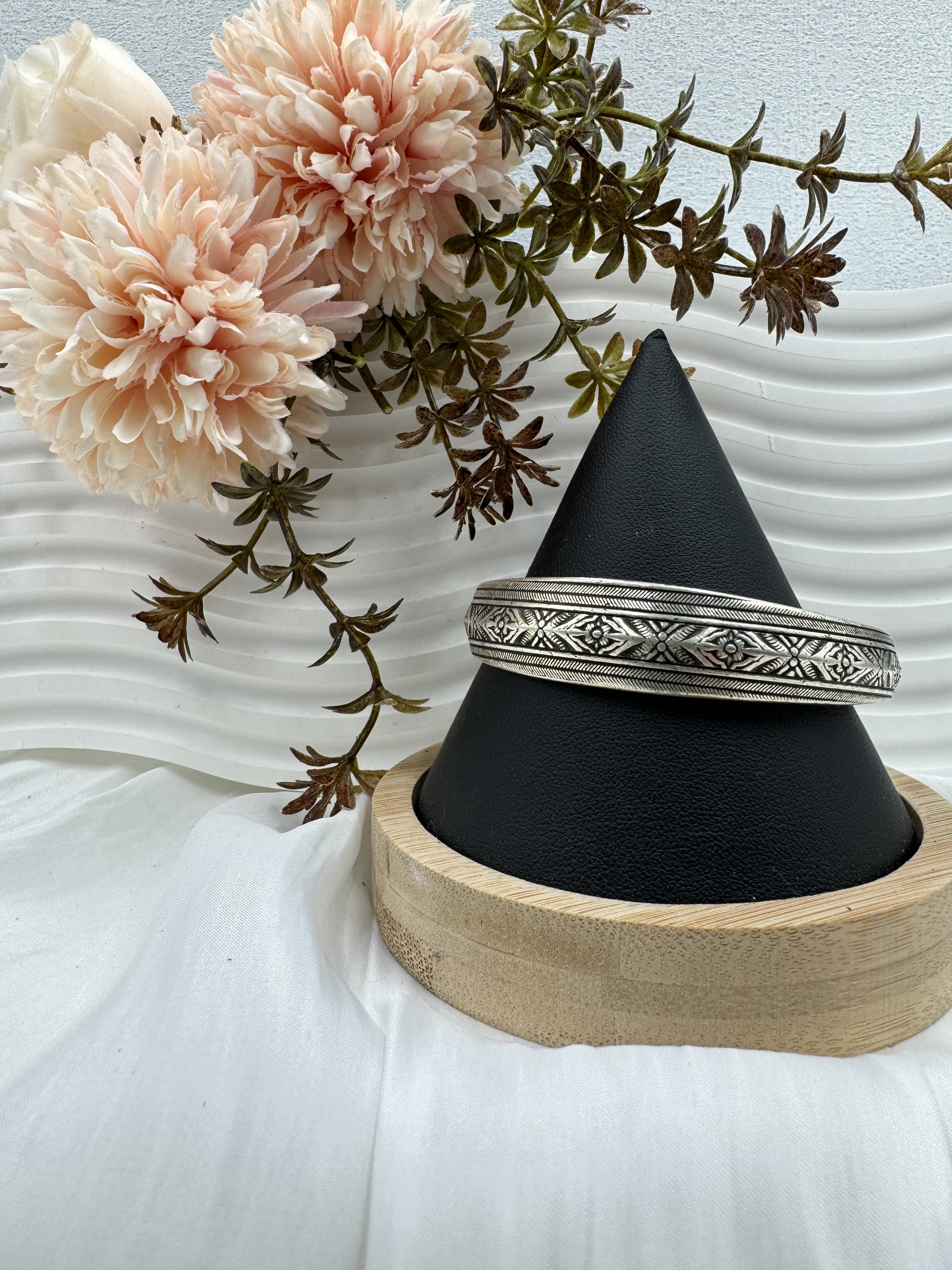 No.17(只)-手工藏銀雕刻圖騰手鐲6.2cm