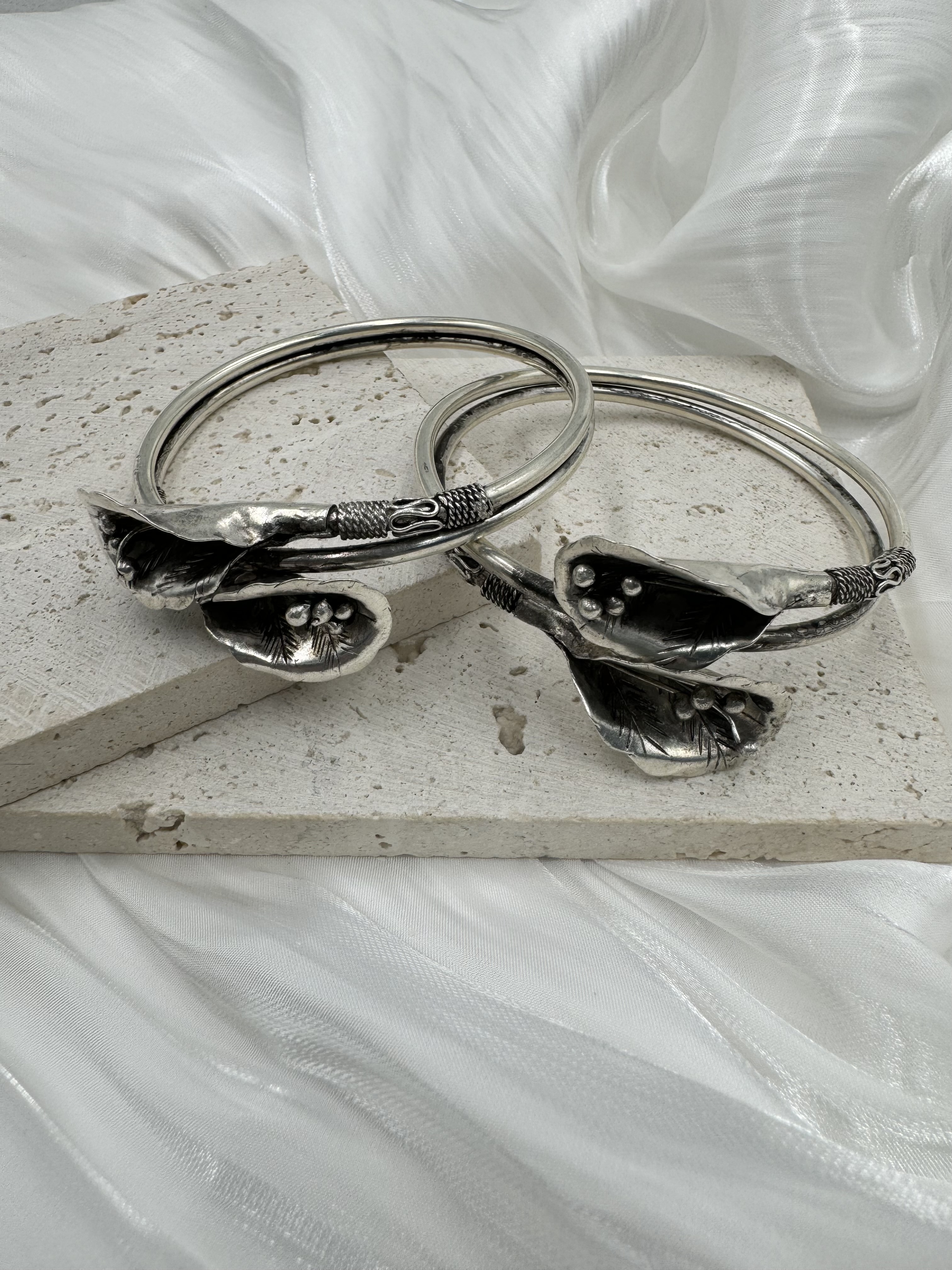 No.26(對)藏銀百合花造型手鐲